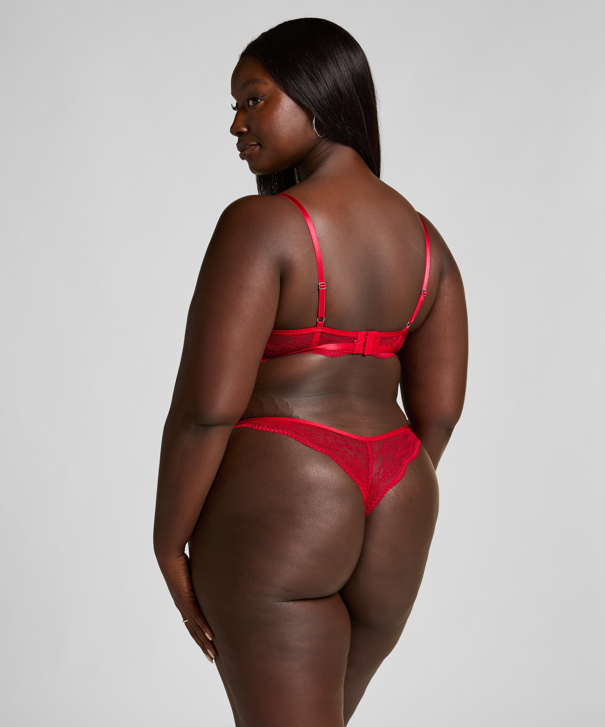 Soutien-gorge non-rembourr&eacute; &agrave; armatures Isabelle, Rouge, main