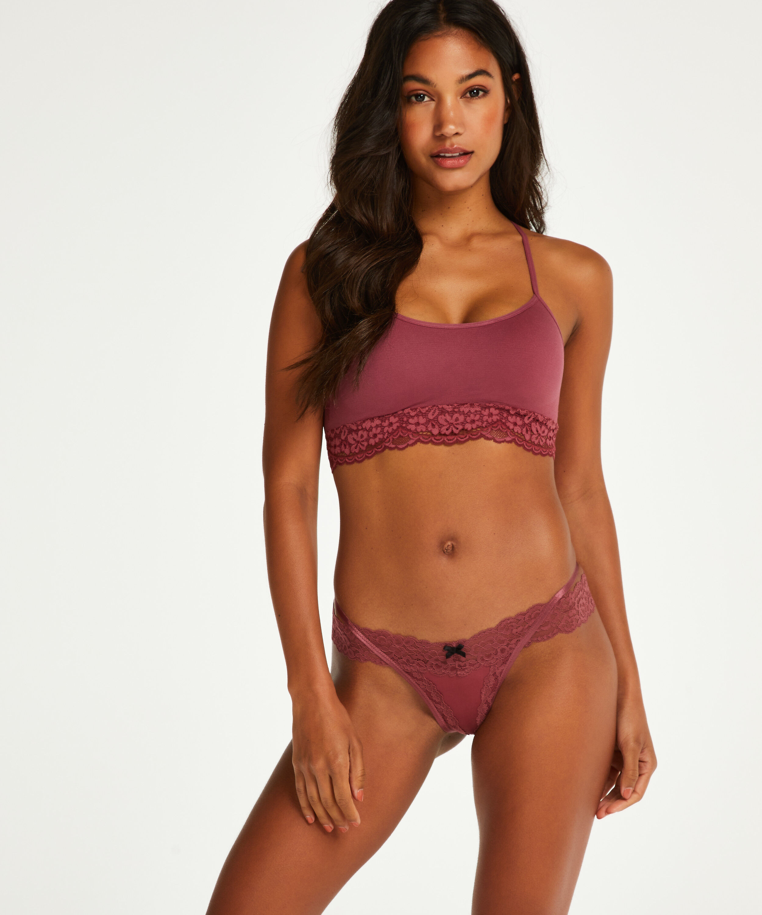 String Elliena, Rouge