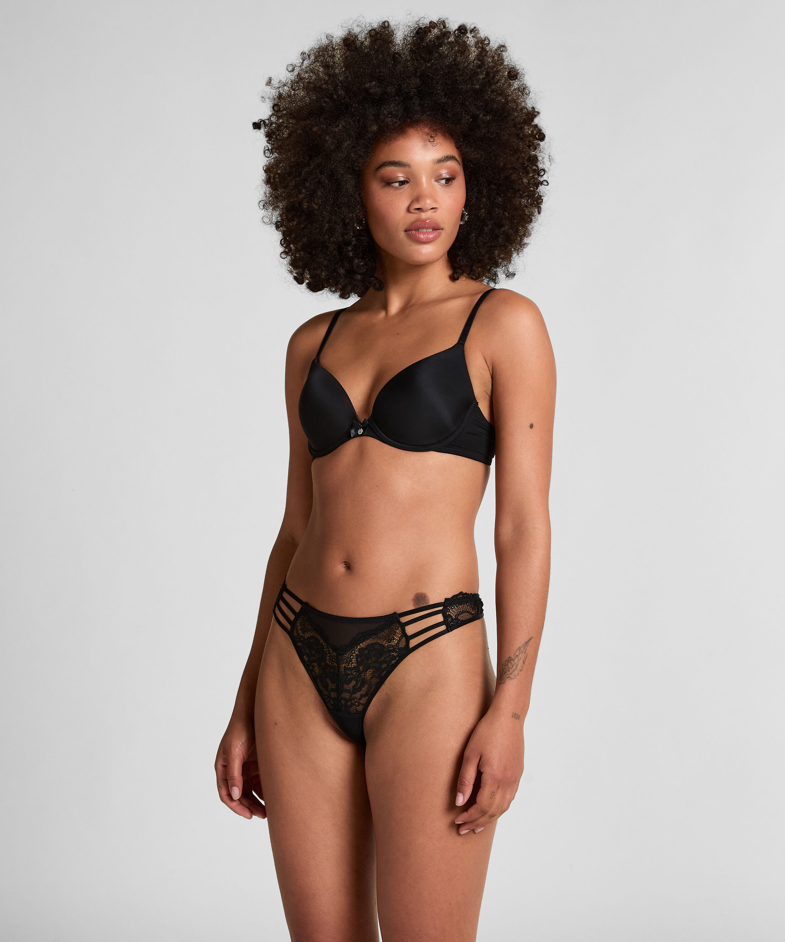 String Briar, Noir String Briar, Noir