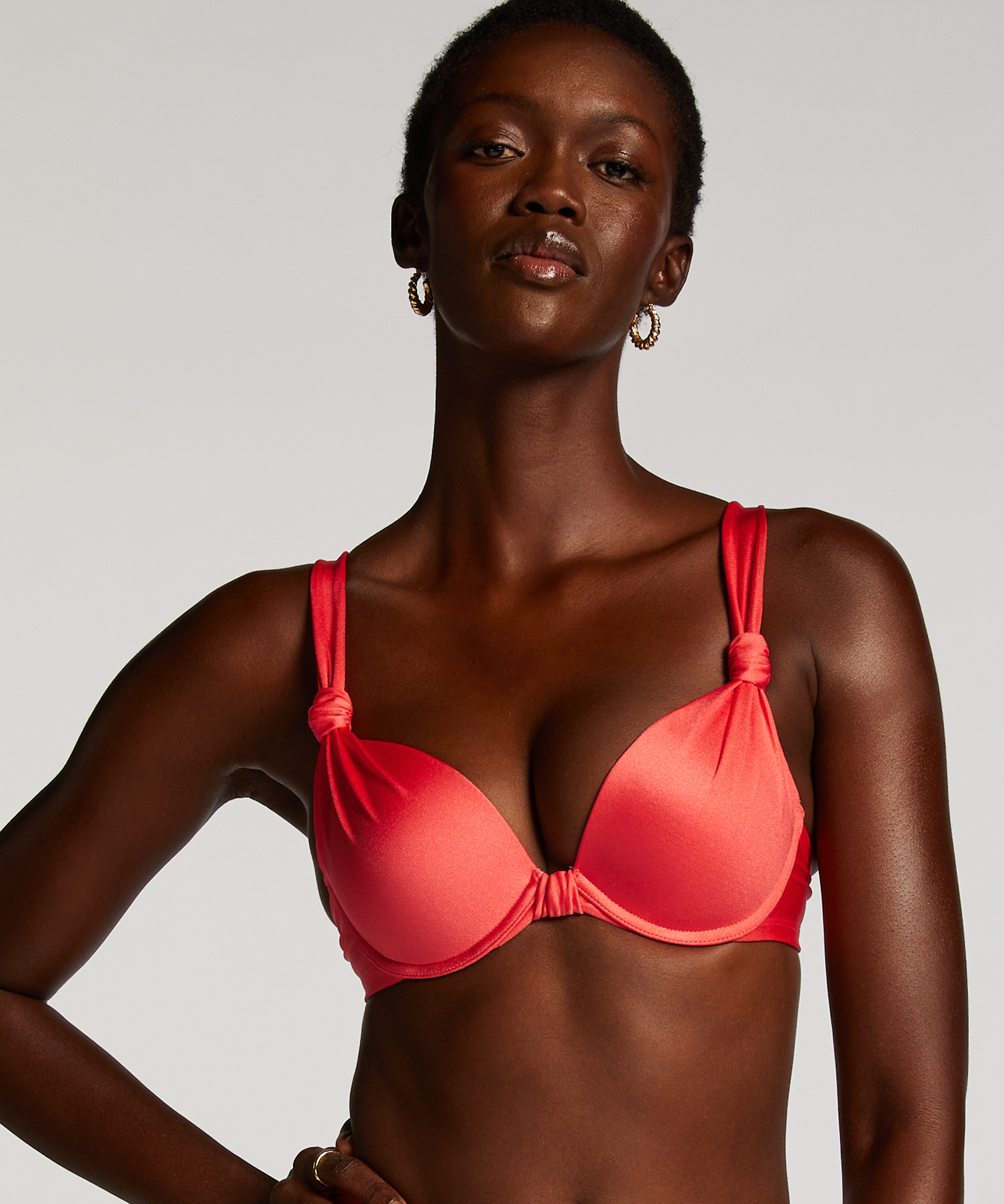 Haut de bikini à armatures préformé Luxe Taille E +, Rouge, main