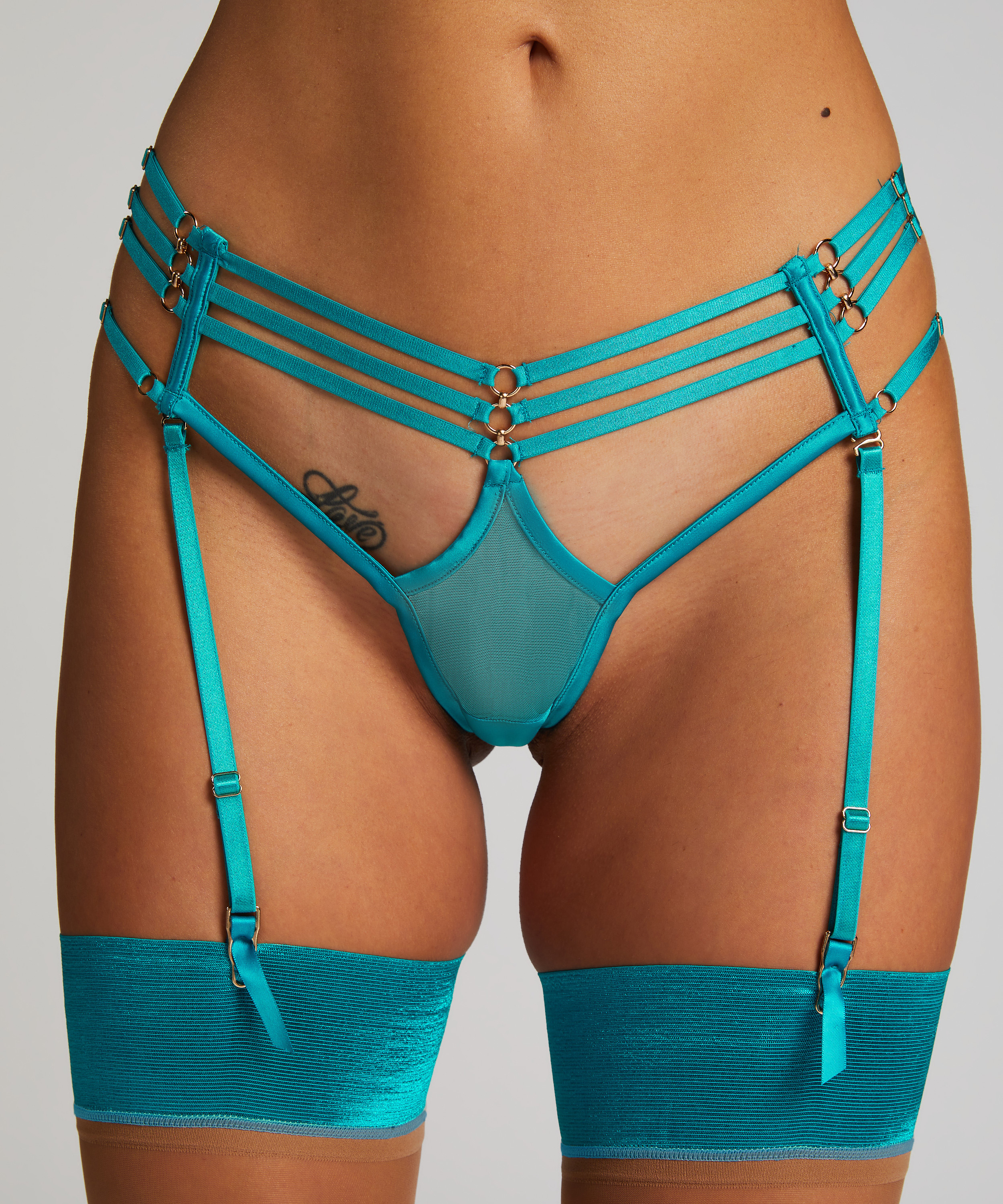 String Eros, Bleu, main