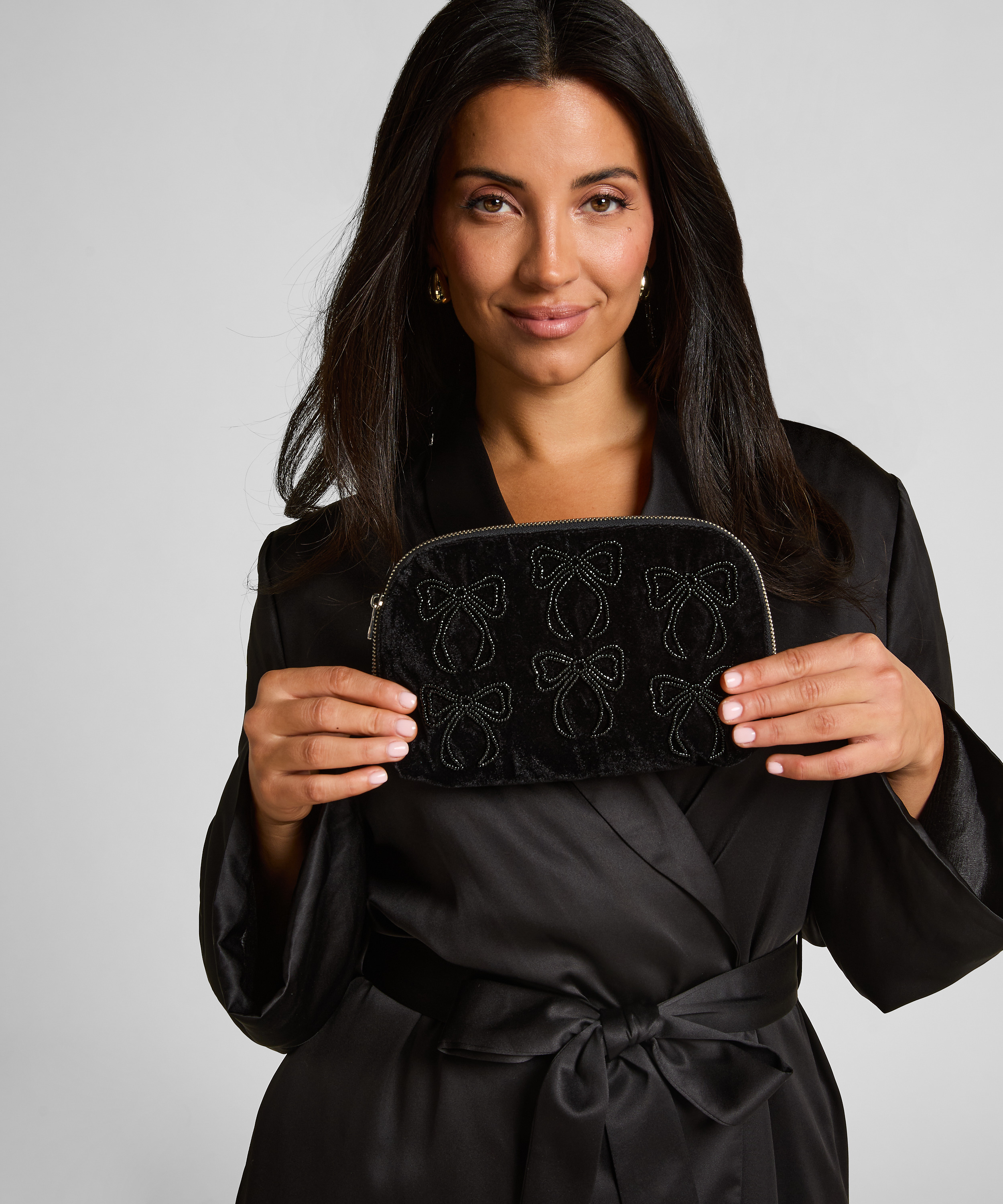 Trousse de maquillage à nœuds, Noir, main