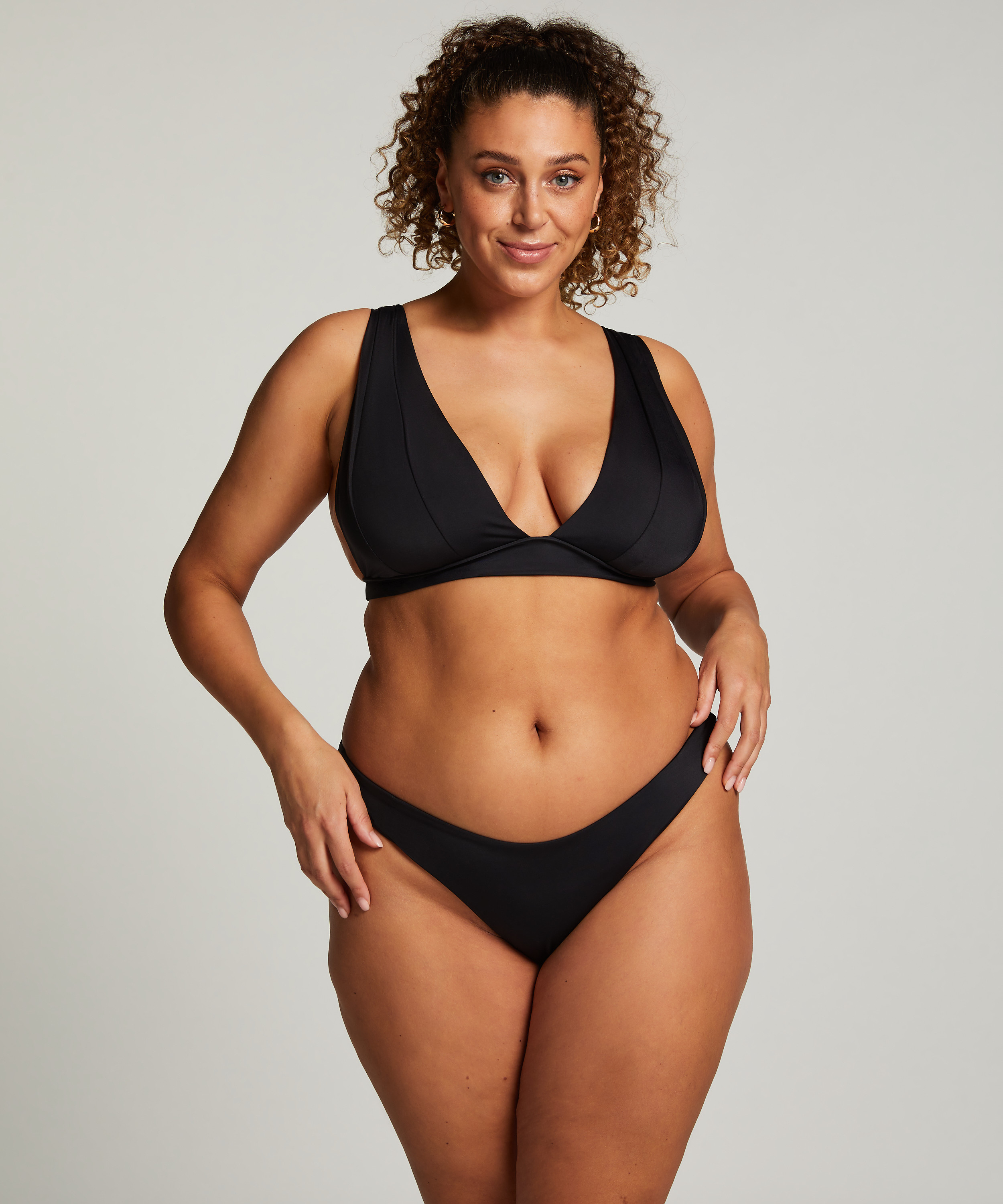 Haut de bikini triangle Luxe, Noir, main