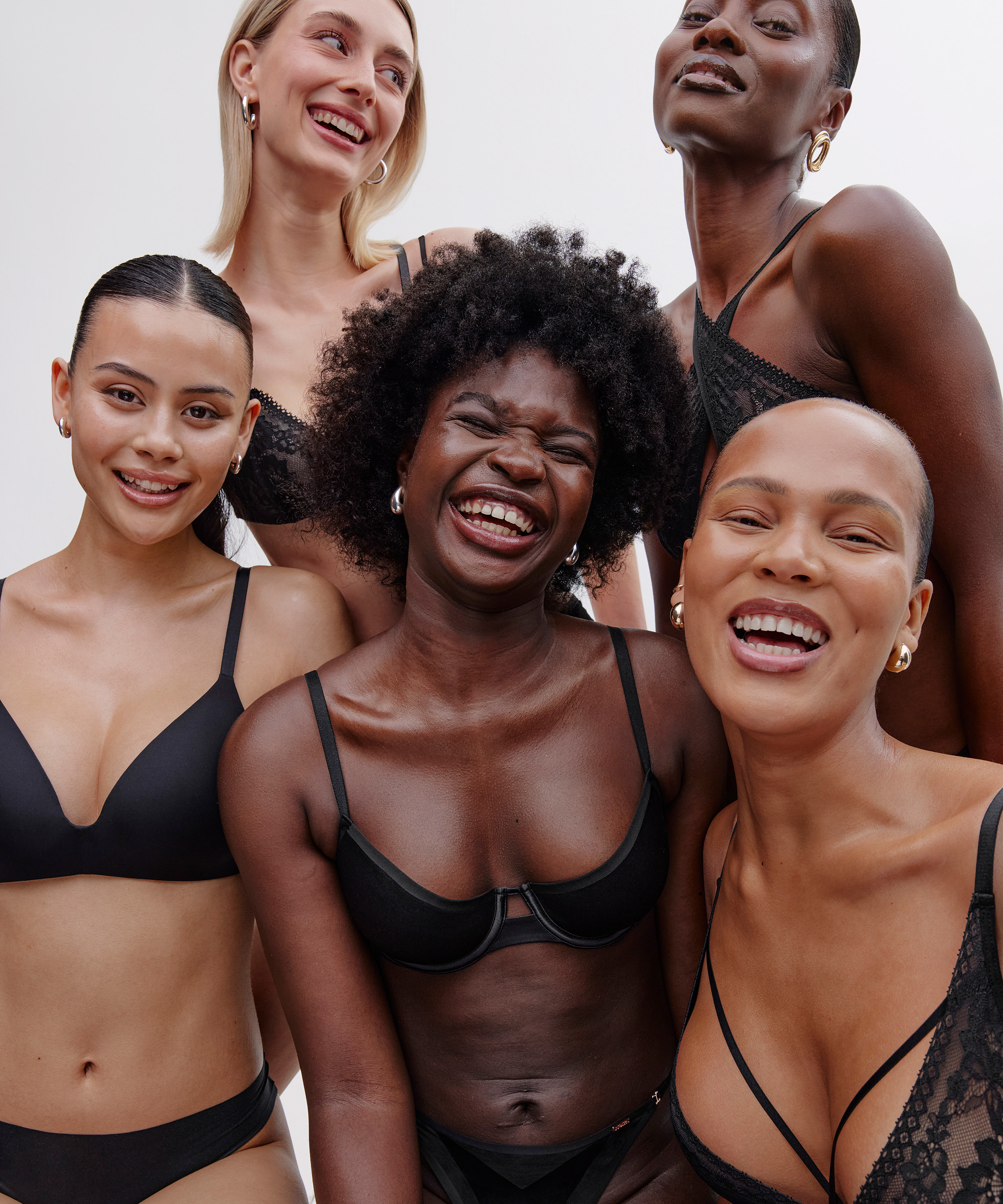 Soutien-gorge à armatures préformé push-up Essential, Noir, main