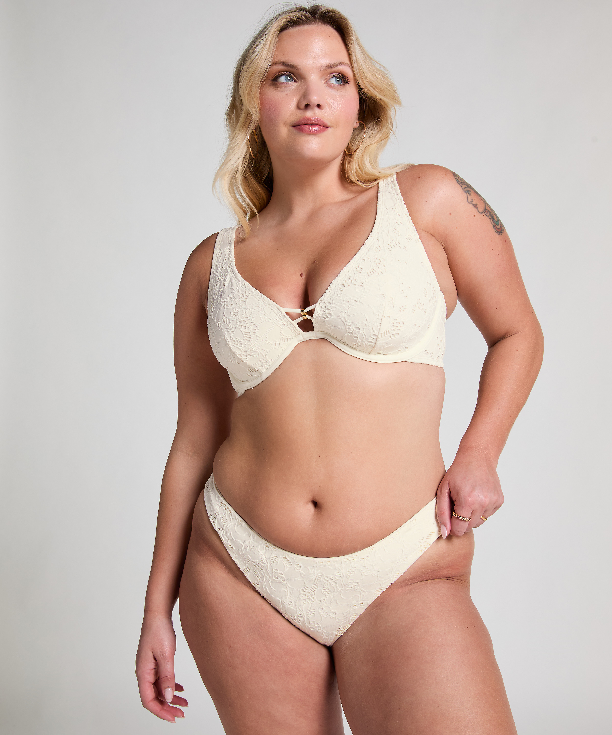 Haut de bikini Crochet, Blanc, main