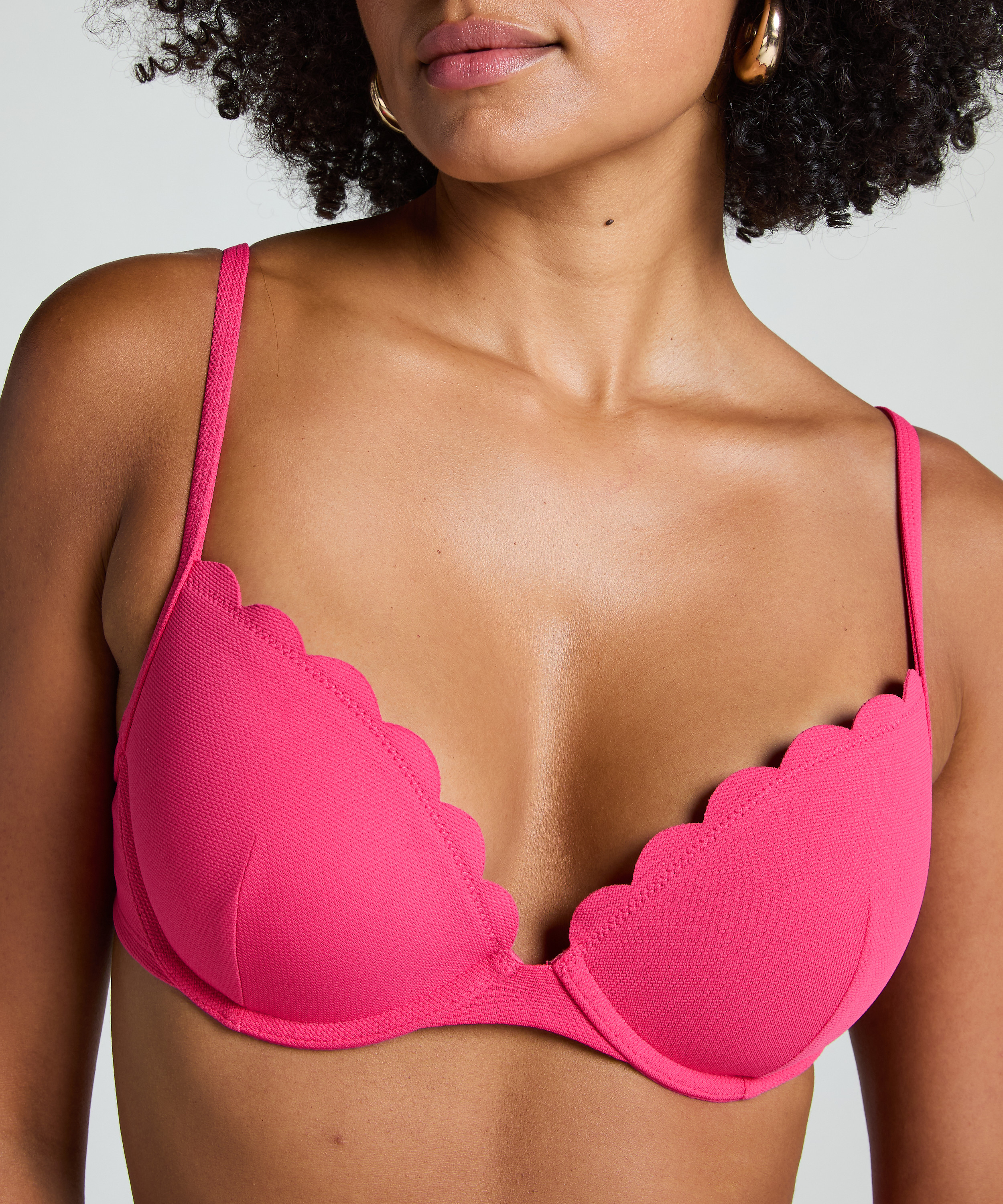 Haut de bikini à armatures à effet push-up préformé Scallop Taille A - E, Rose, main