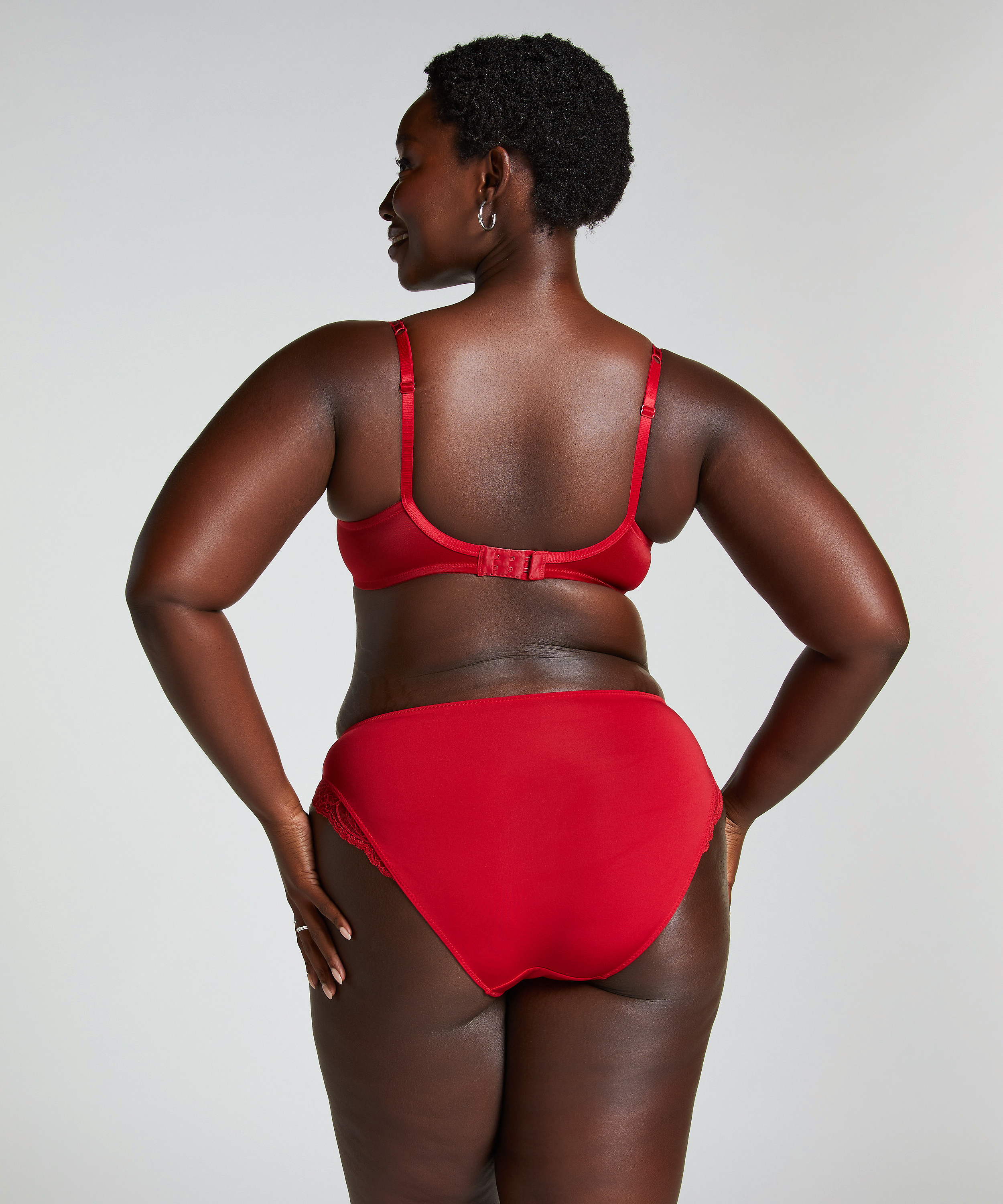 Soutien-gorge à armatures non-préformé Sophie, Rouge, main