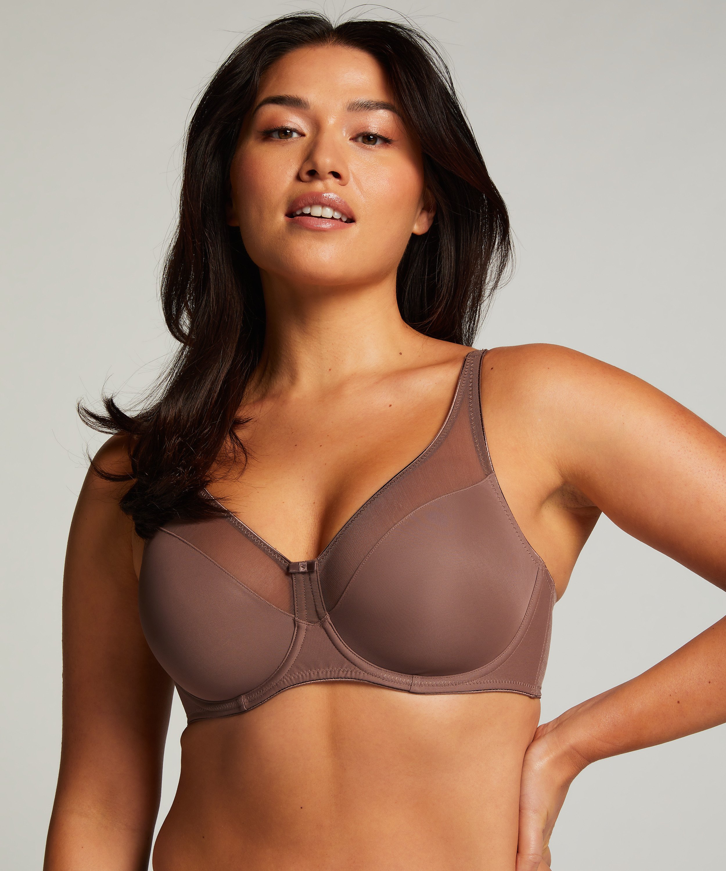 Soutien-gorge à armatures non-préformé minimiseur Nina, Marron, main