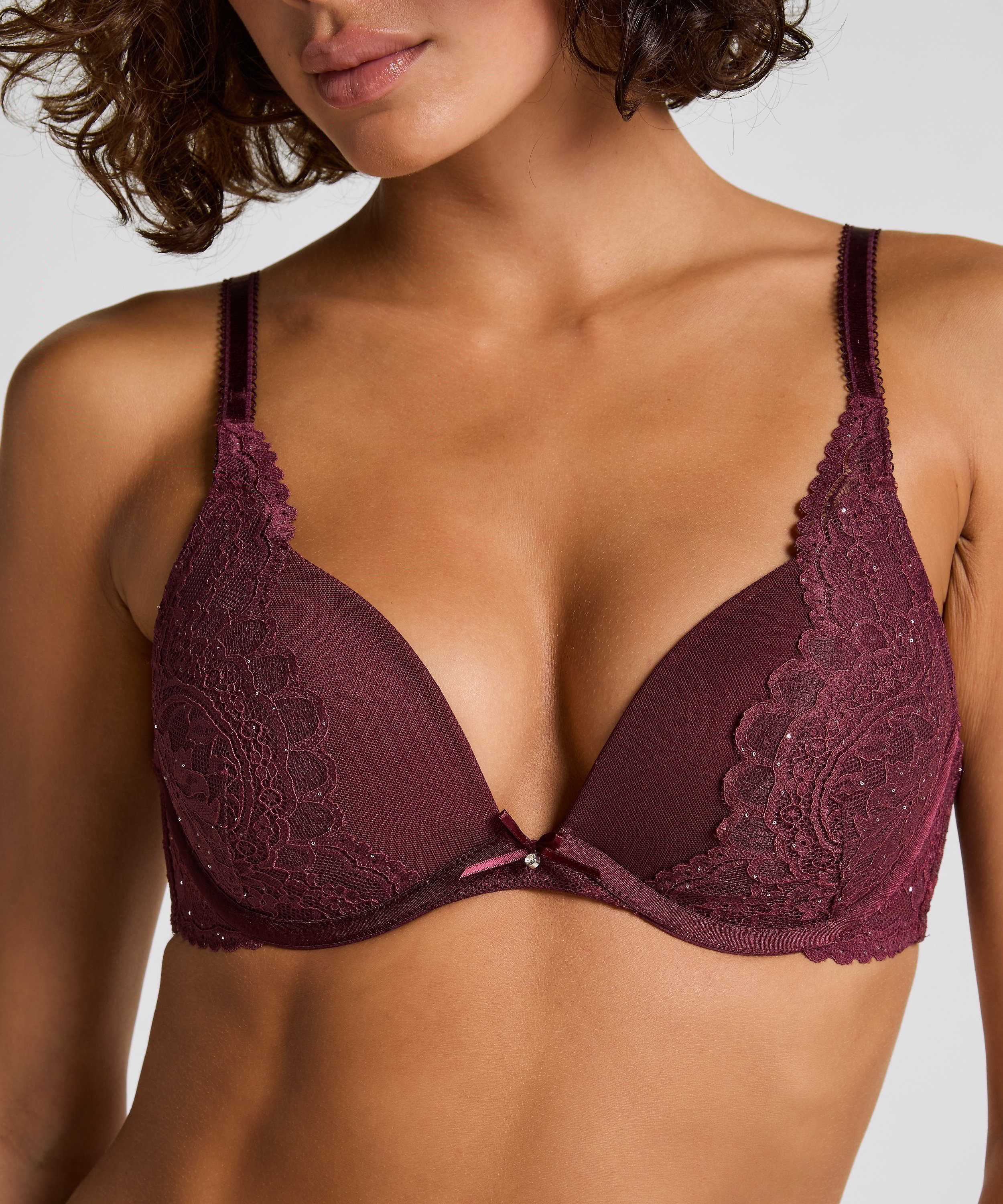 Soutien-gorge push-up &agrave; armatures pr&eacute;form&eacute; Isadora, Rouge, main