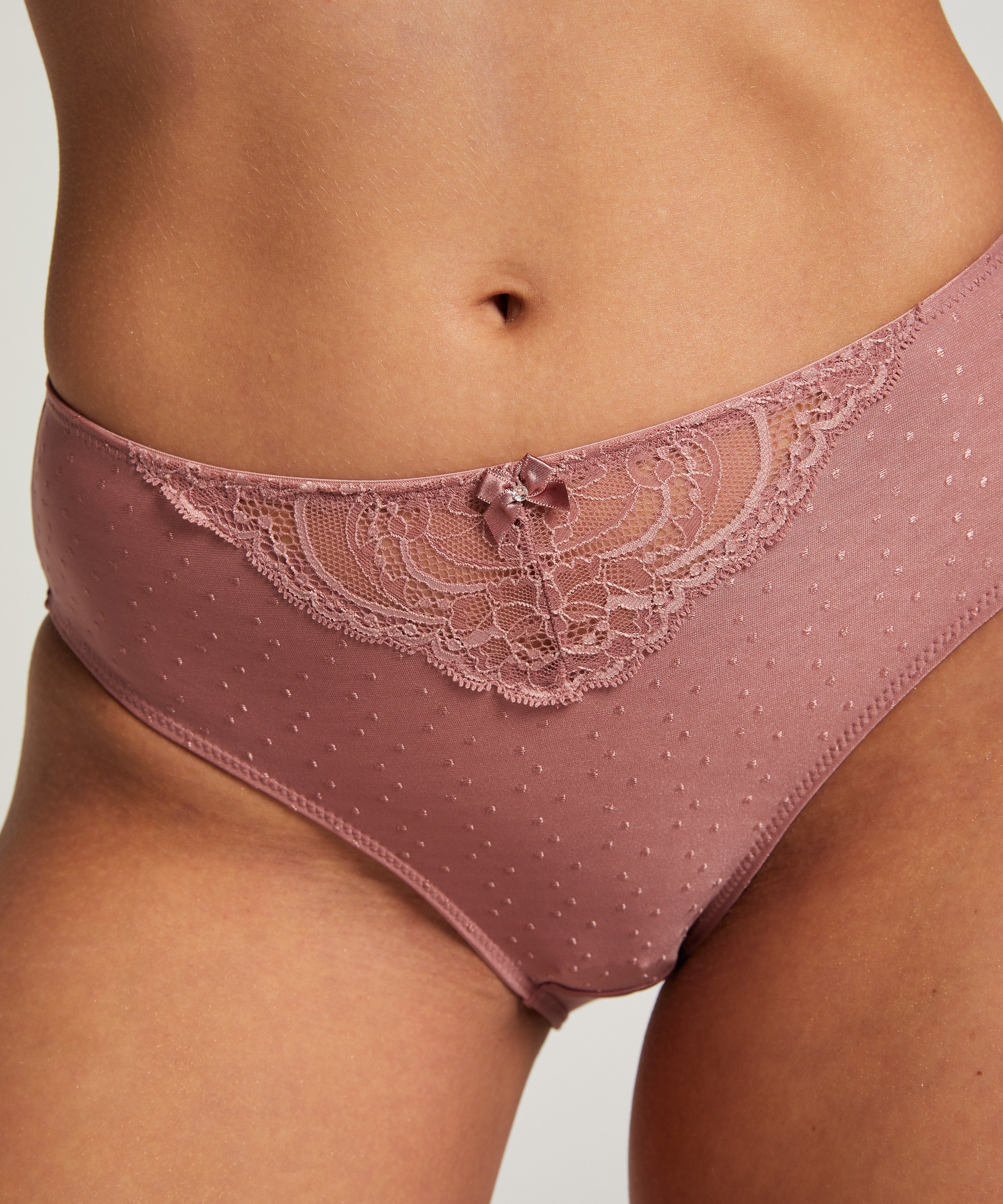 Slip taille haute Sophie, Rose, main