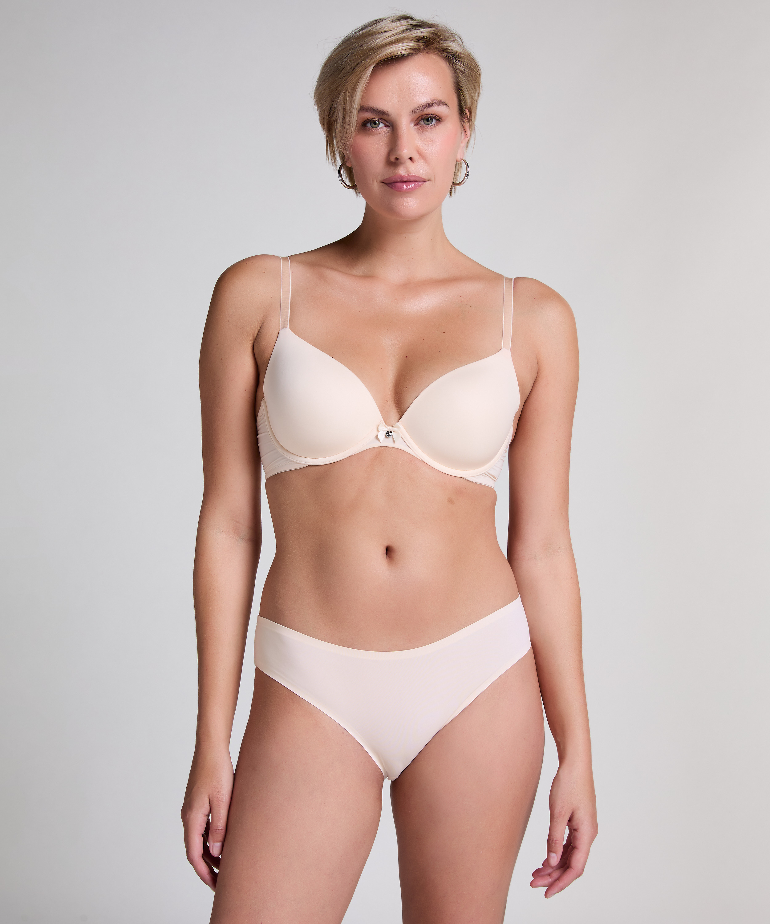 Slip brésilien Invisible, Beige, main