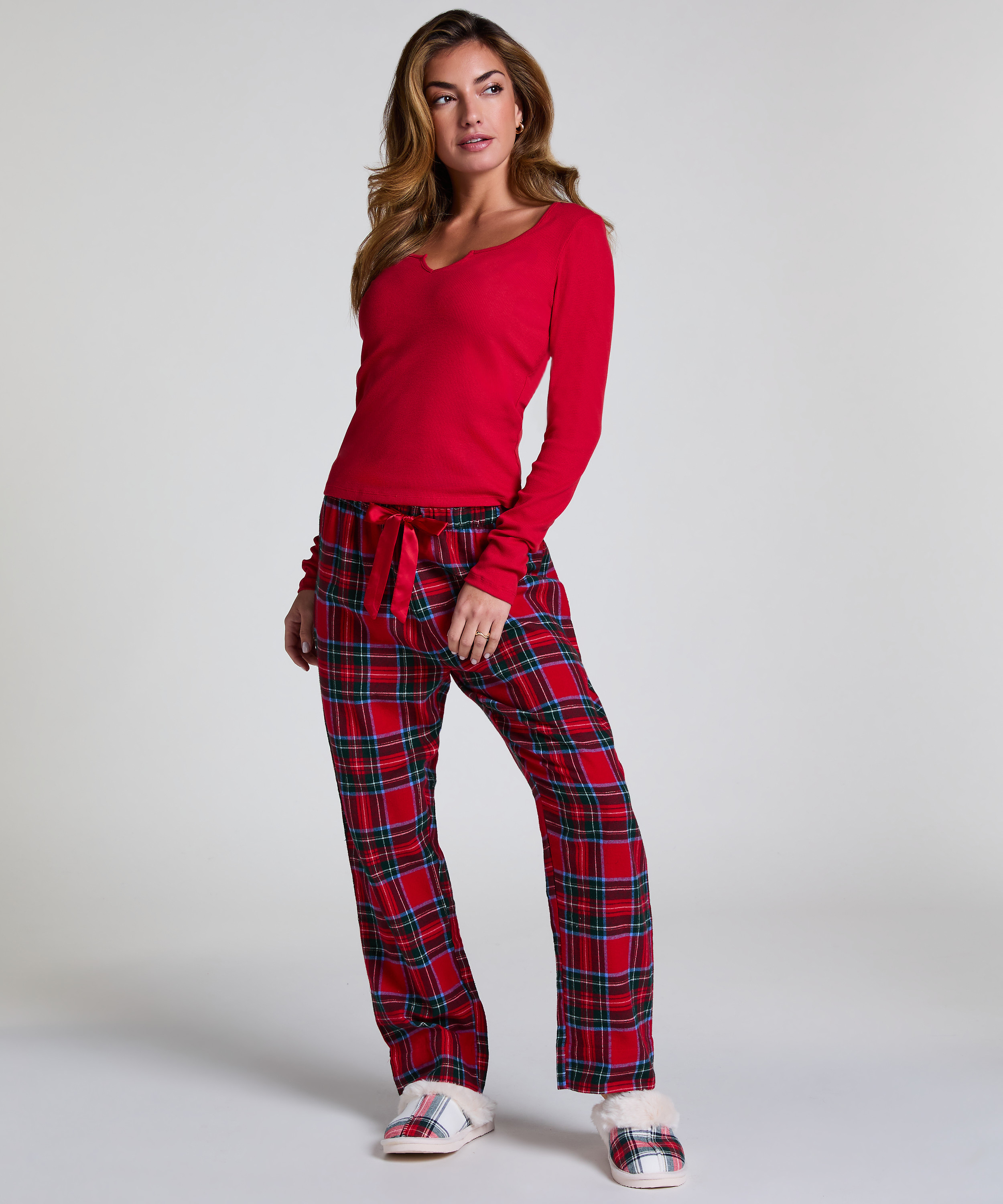 Top à encolure en V à manches longues, Rouge, main