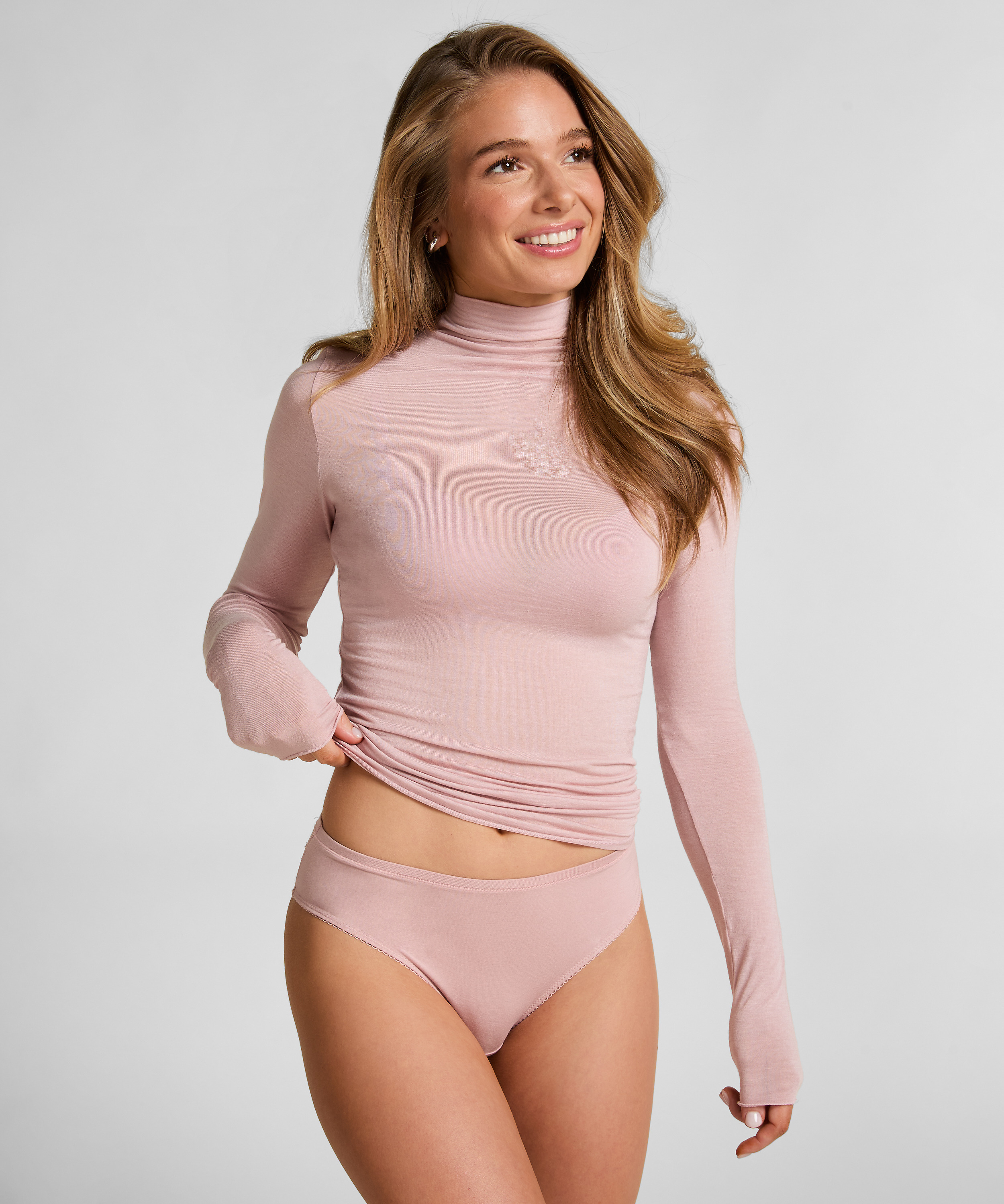 Culotte brésilienne Alex, Rose, main