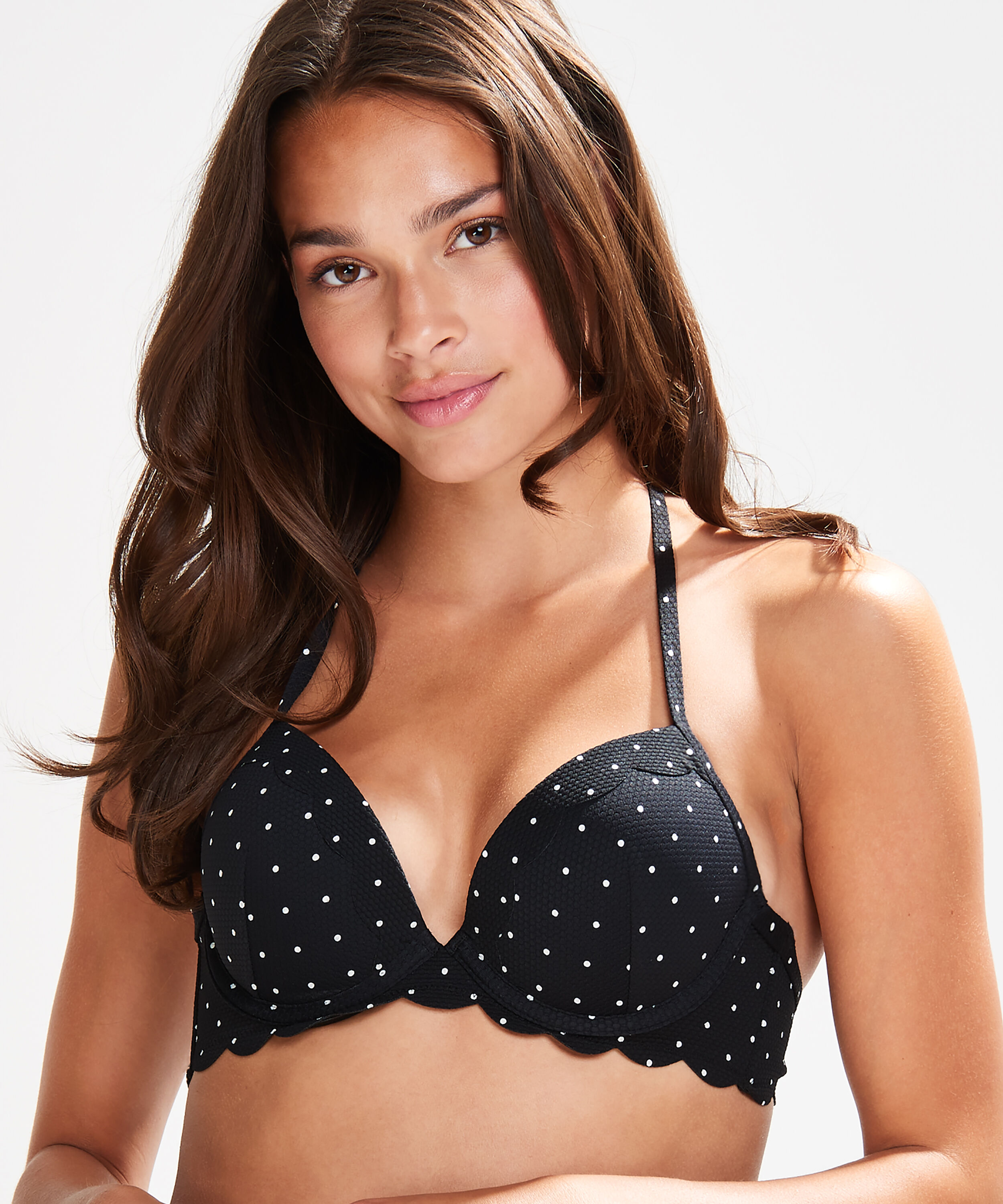 Haut de bikini &agrave; armatures &agrave; effet push-up pr&eacute;form&eacute; Scallop Taille A - E, Noir