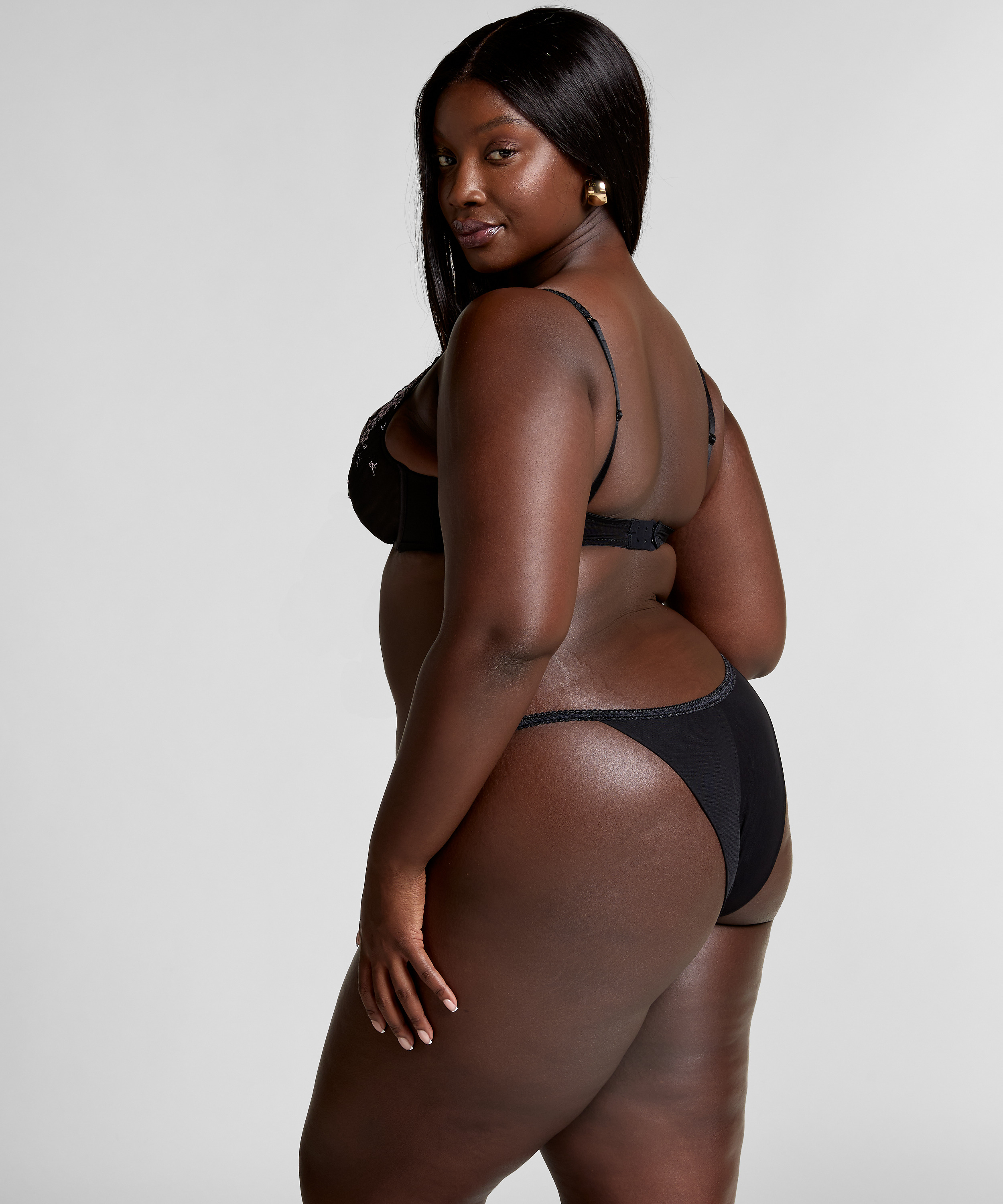 Culotte brésilienne Chloé, Noir, main