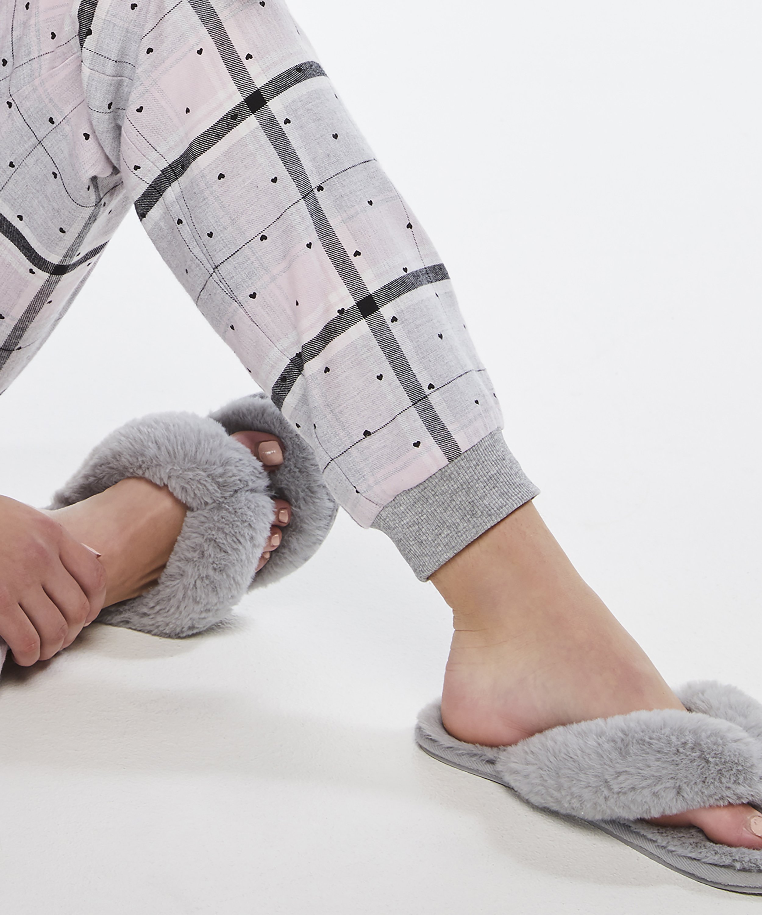 Tongs Fake Fur, Gris, main