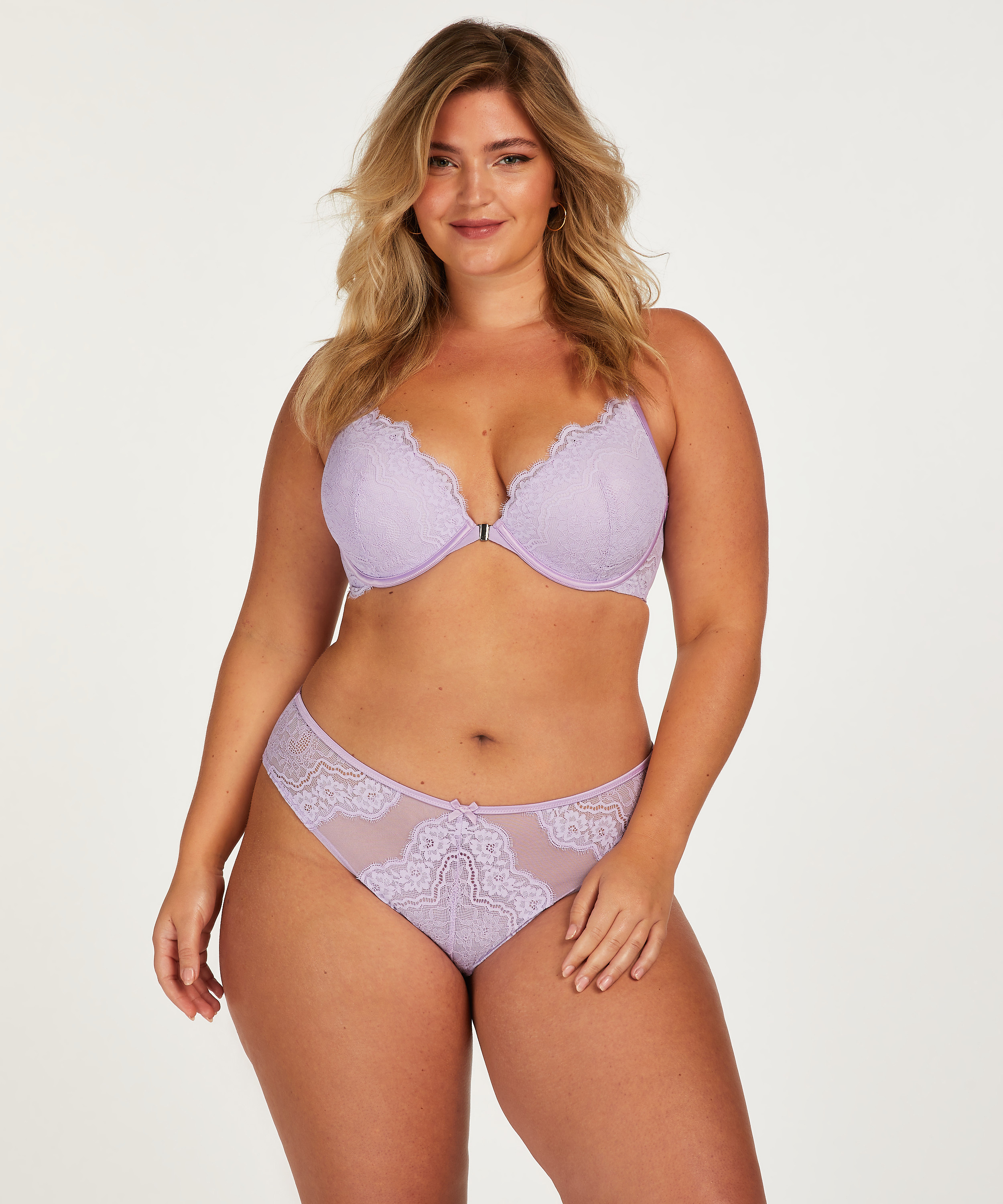 Soutien-gorge push-up rembourré à armatures Blaise, Violet, main