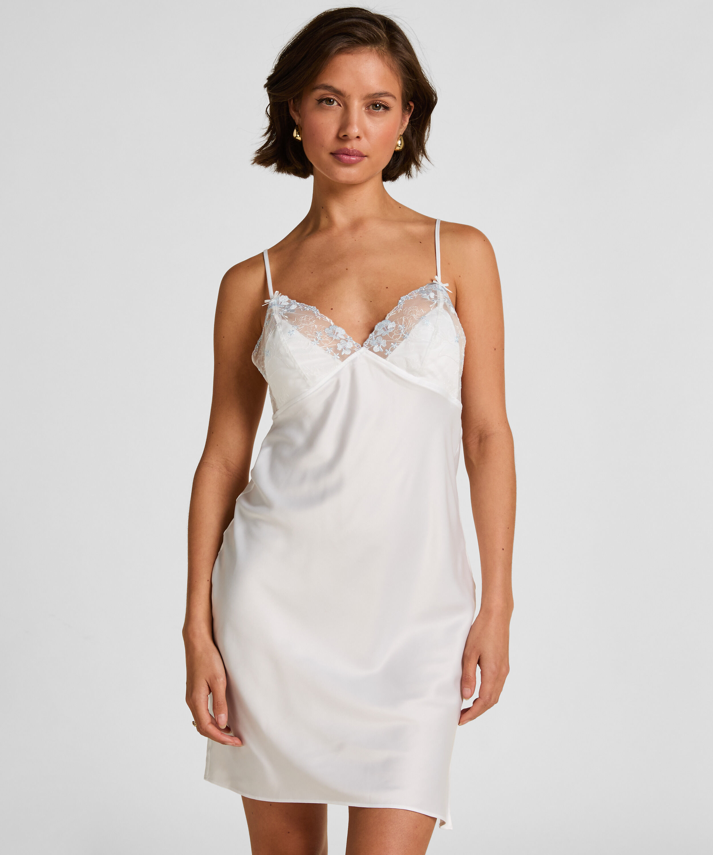 Nuisette en satin Peonie, Blanc Nuisette en satin Peonie, Blanc