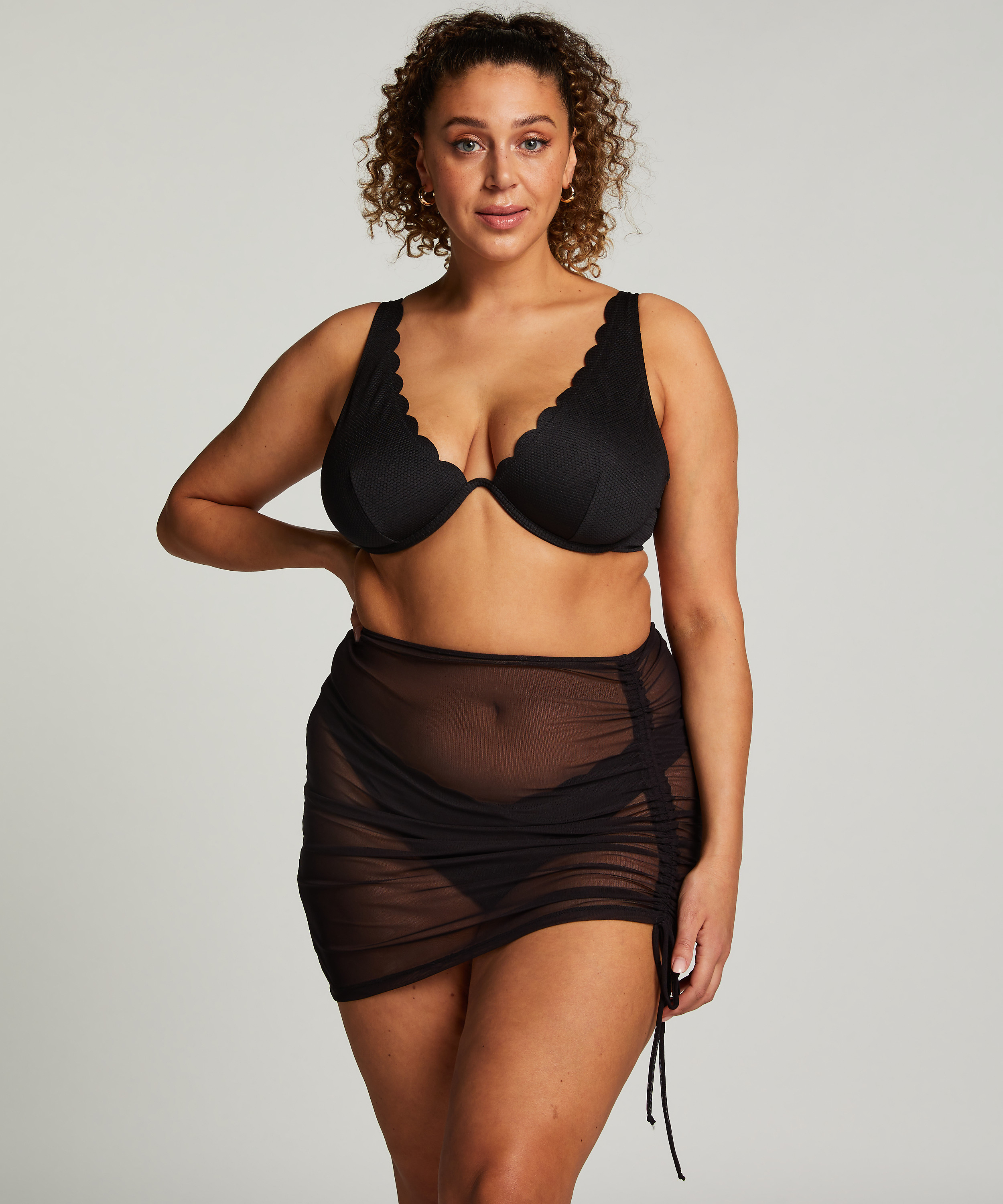 Jupe de plage, Noir, main