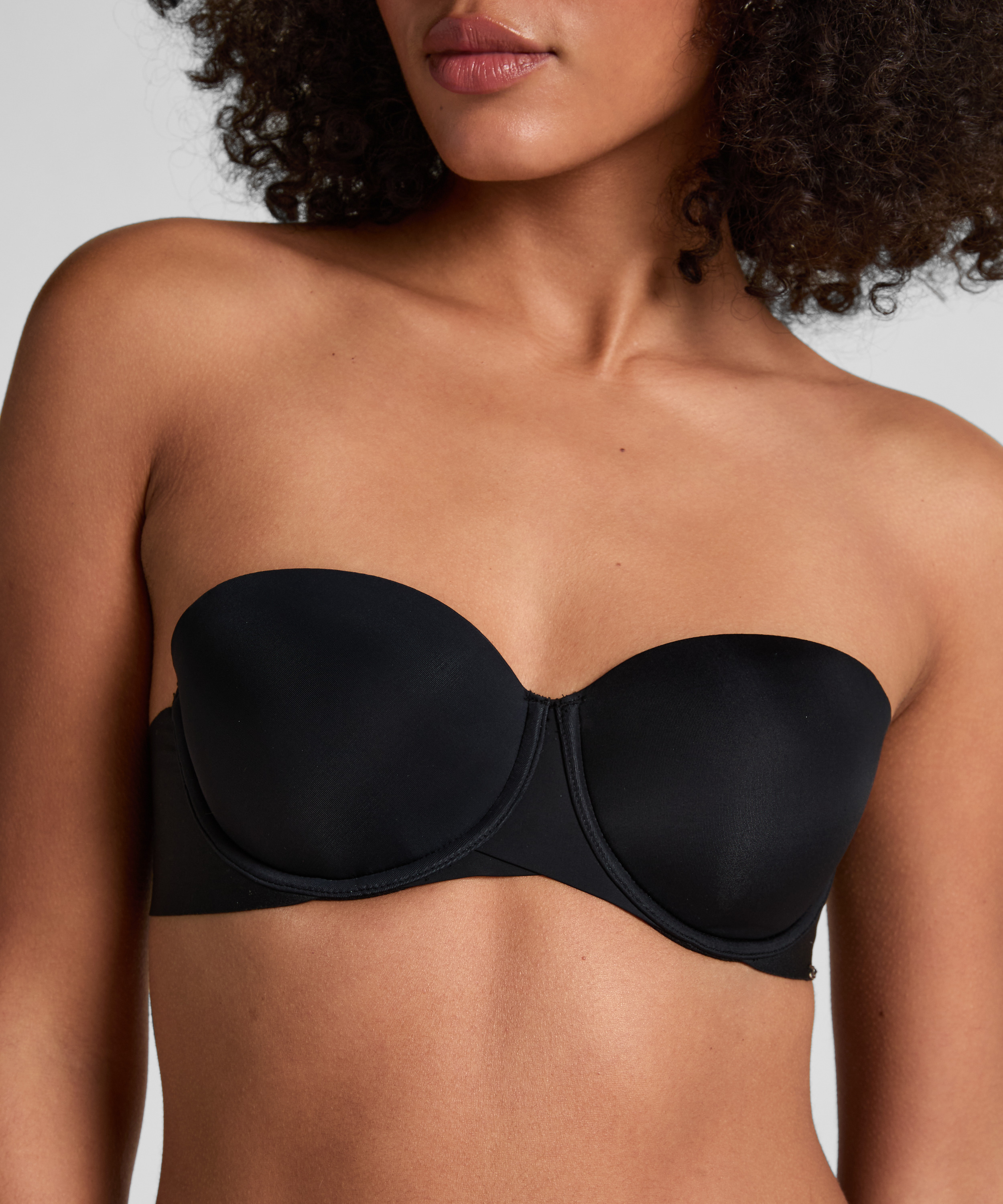 Soutien-gorge à armatures préformé sans bretelles Jane, Noir, main
