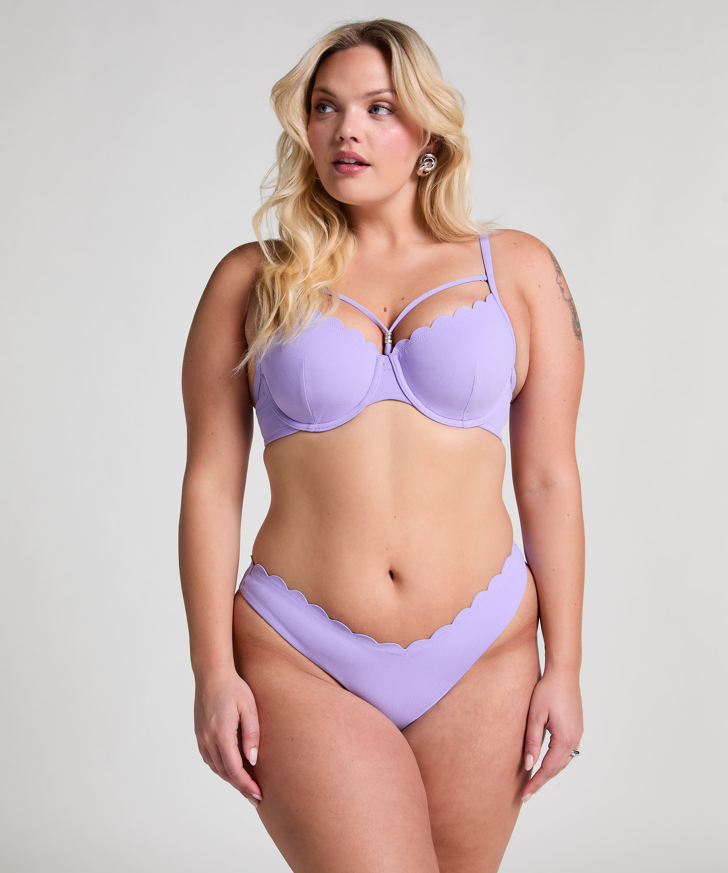 Haut de bikini préformé à armatures Scallop, Violet, main