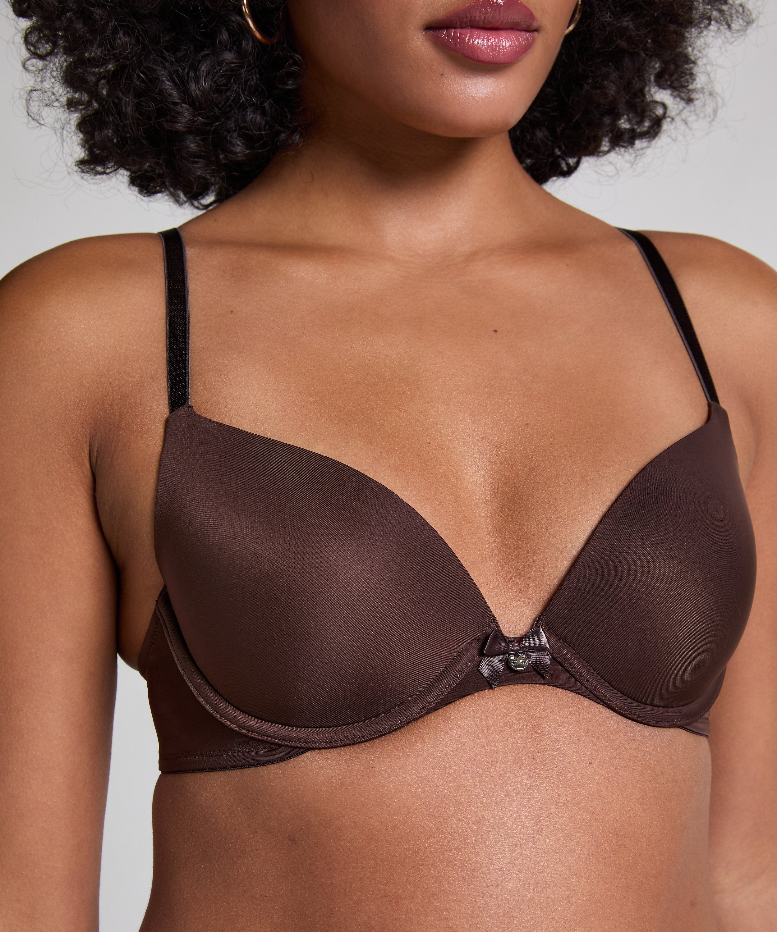 Soutien-gorge à armatures préformé Plunge, Marron, main