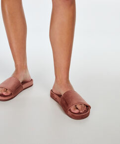 Pantoufles en velours et fausse fourrure, Rose