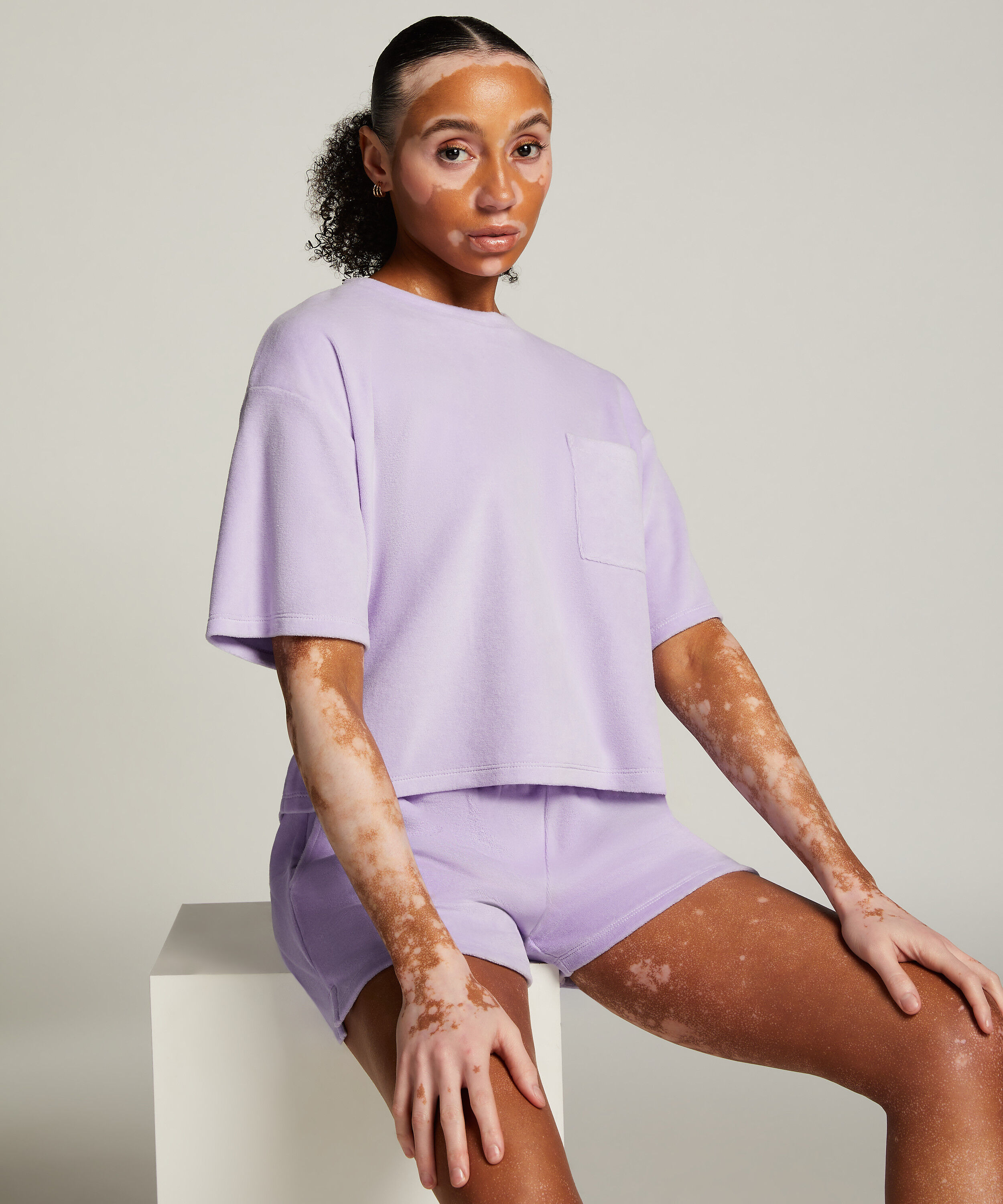 Short Velours Pocket, Violet Short Velours Pocket, Violet