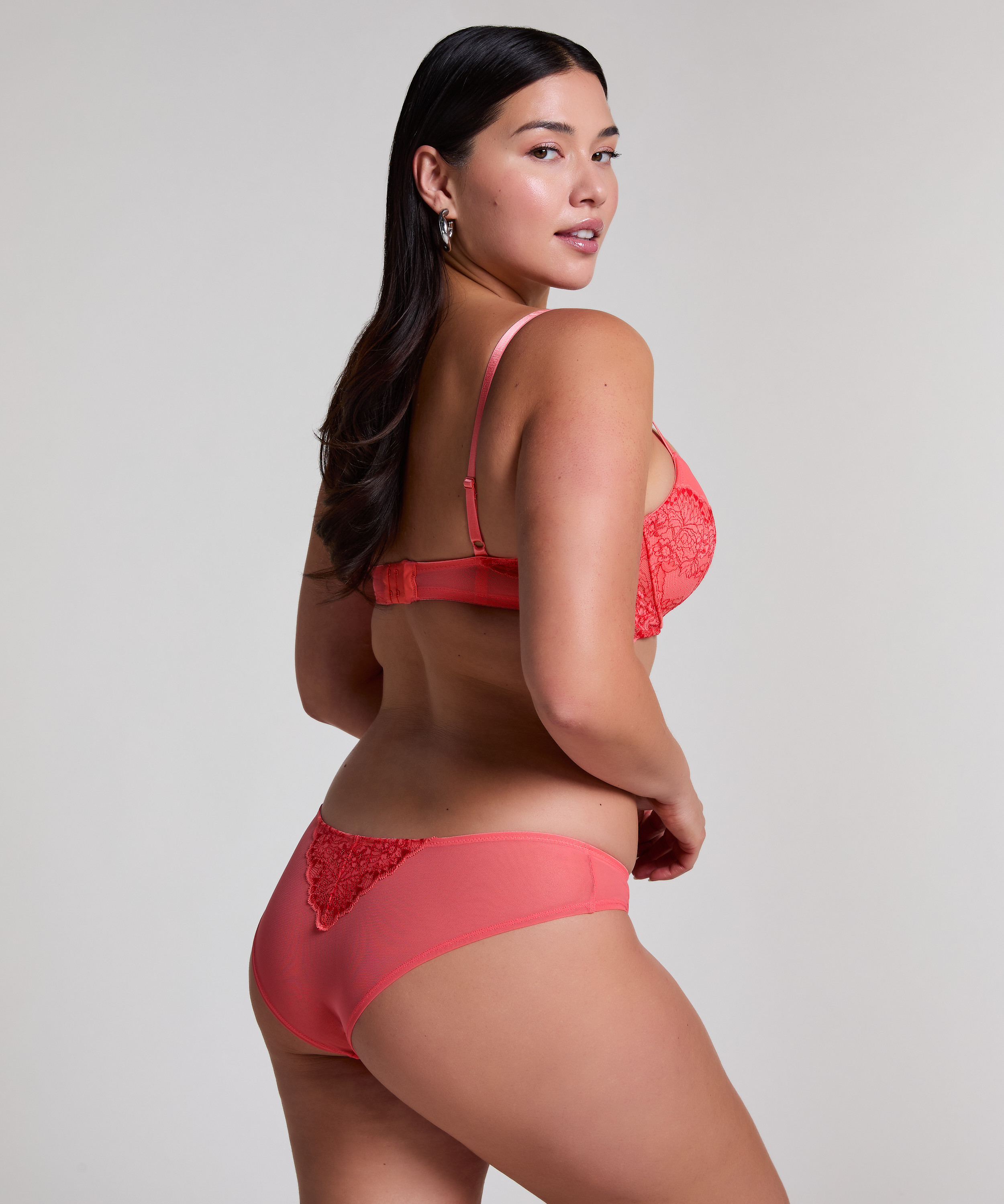 Slip brésilien Cherry, Rose, main