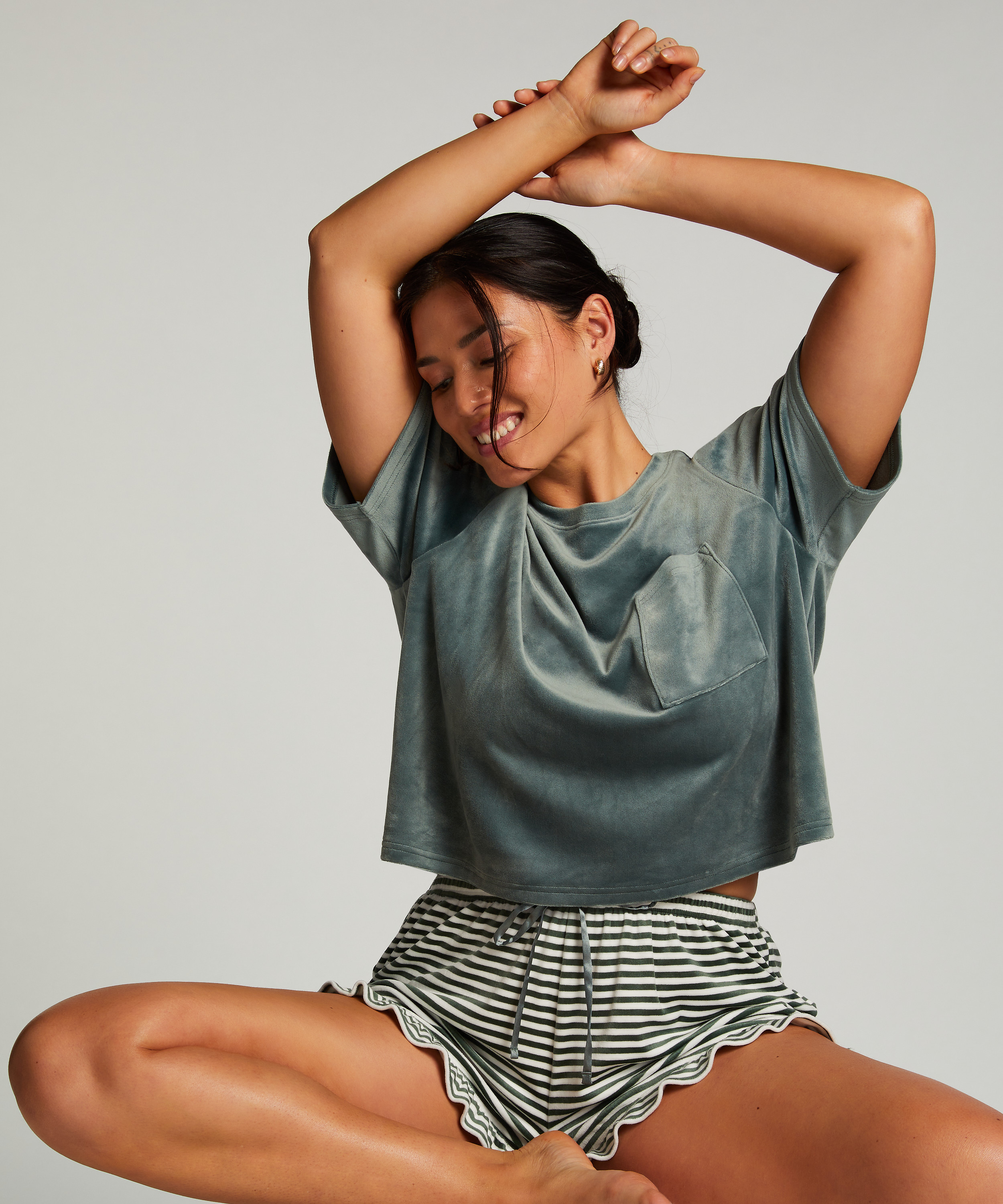 Short Velours à volants, Vert, main