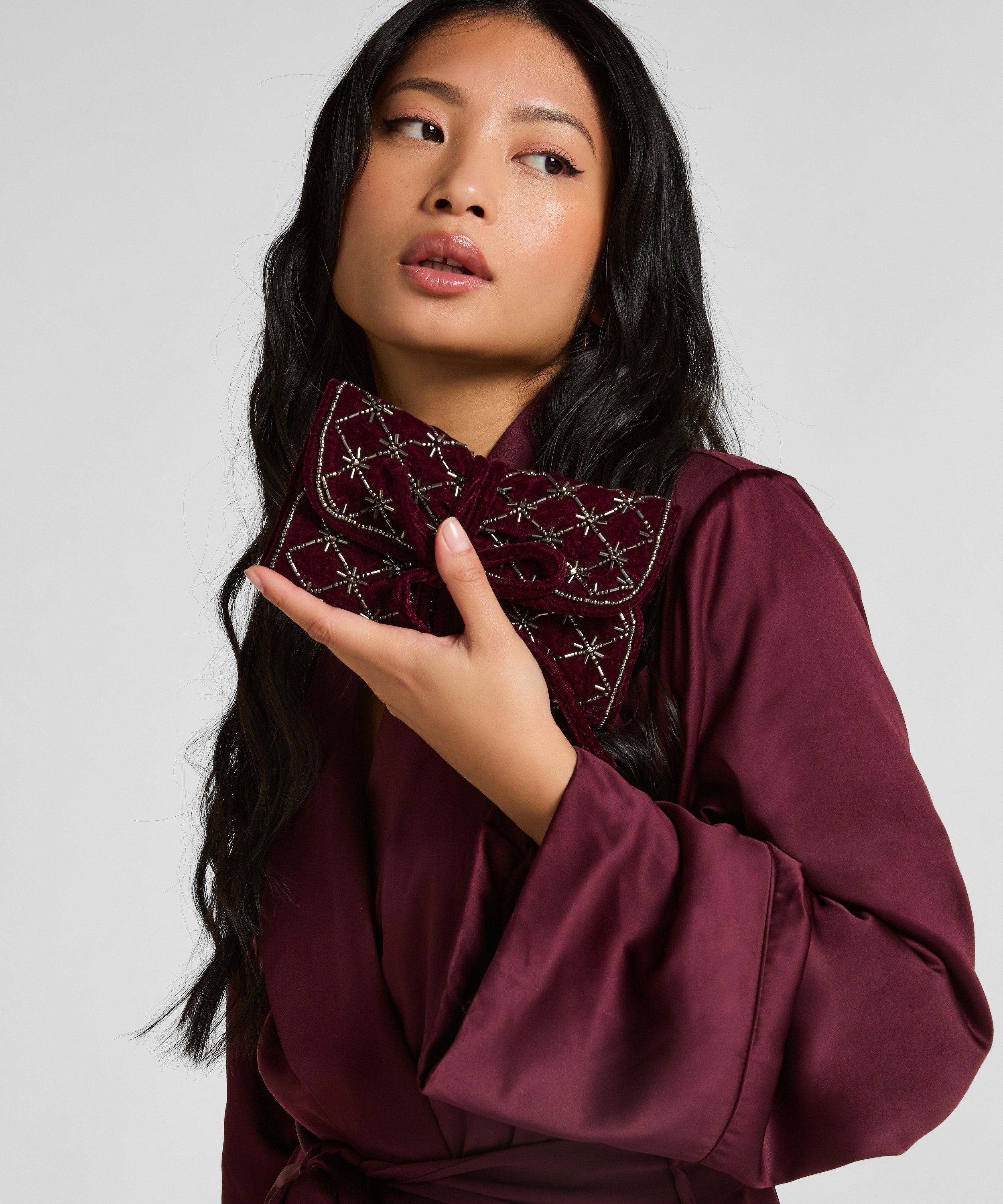 Pochette perlée pour bijoux, Violet, main