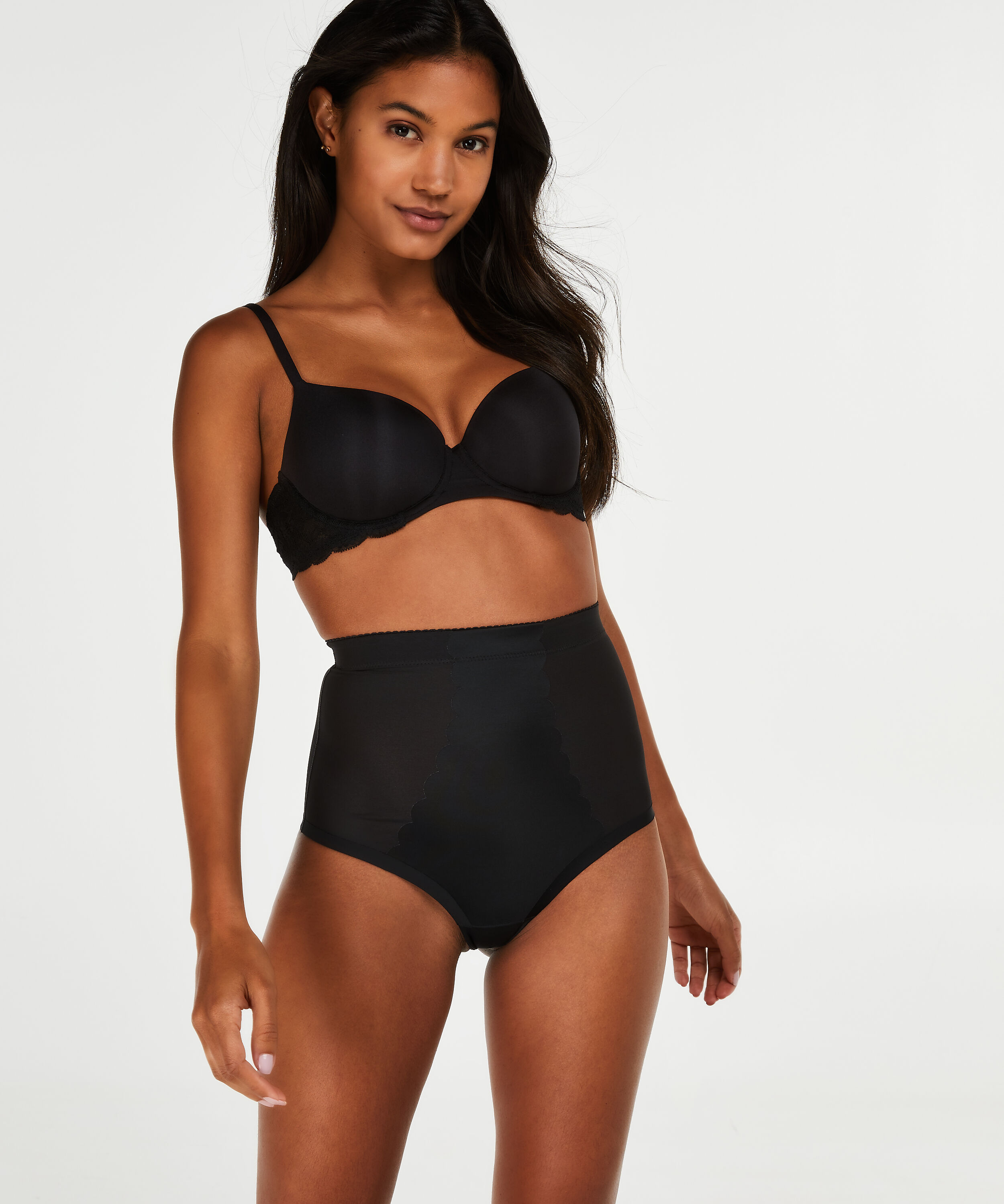 String taille haute avec gaine sculptante en dentelle festonnée - Level 3, Noir