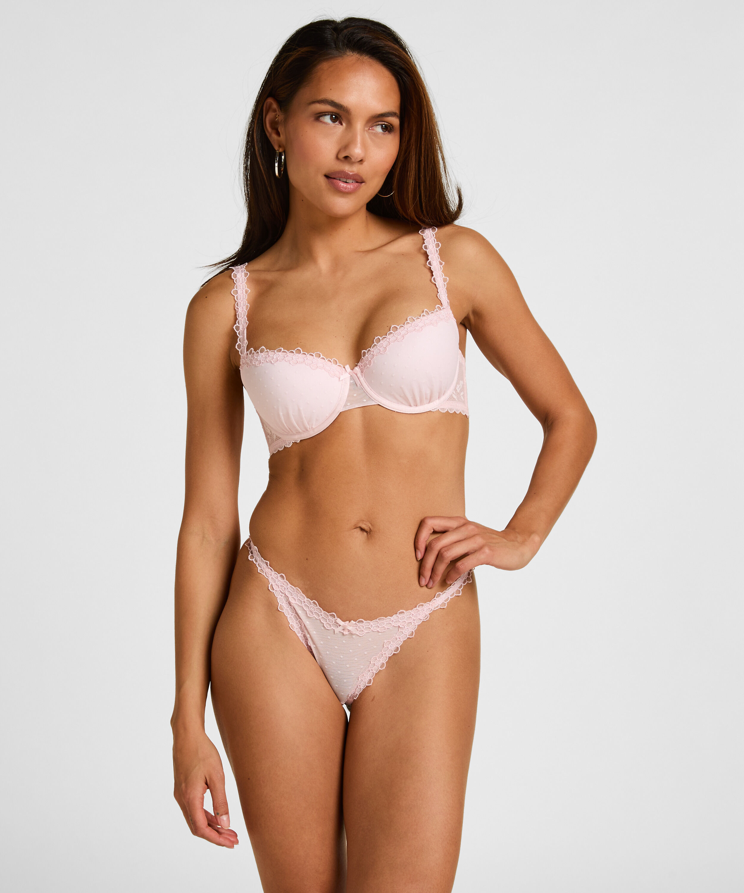 String Eleanora, Rose