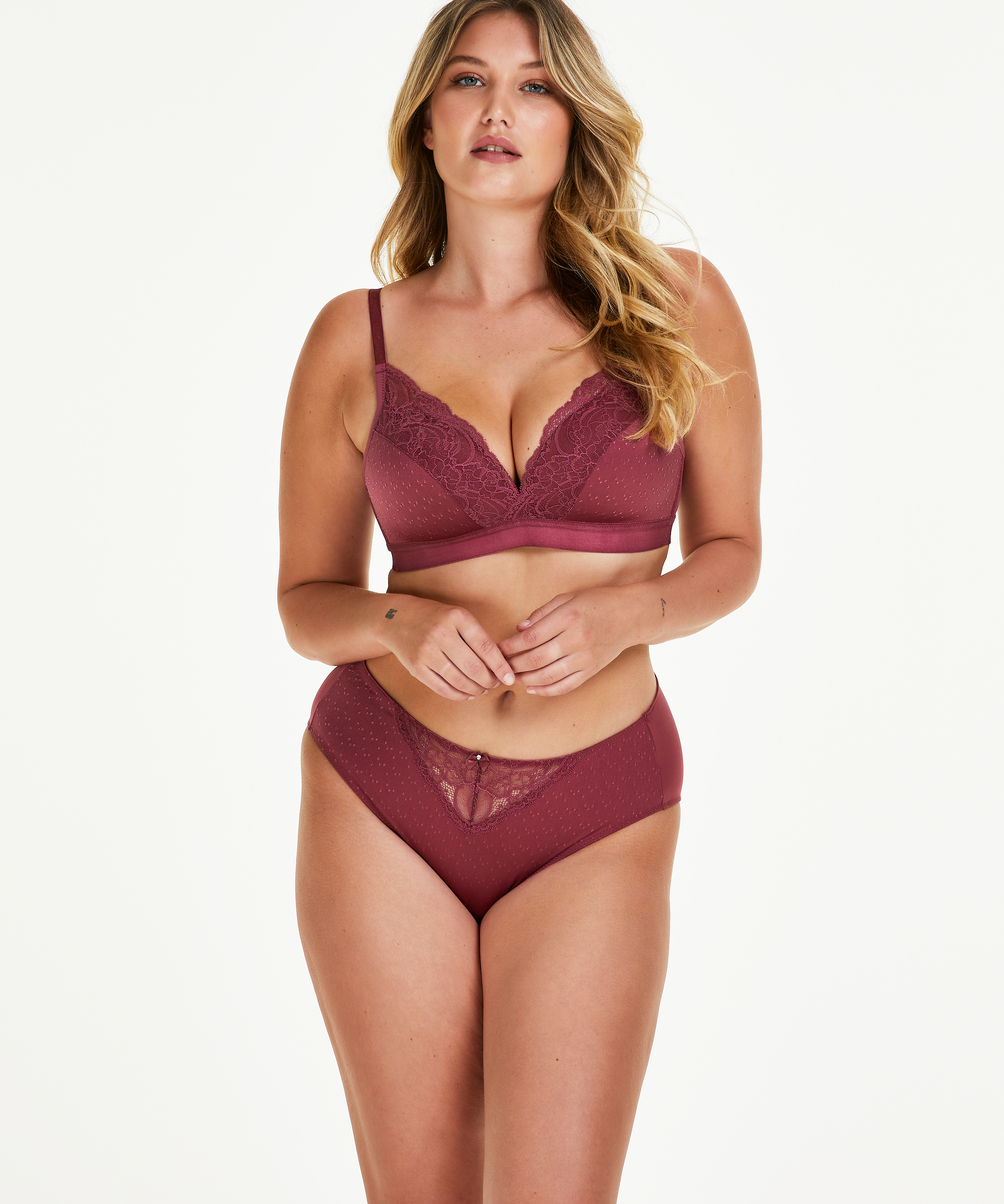 Soutien-gorge sans armatures préformé Sophie, Rouge, main