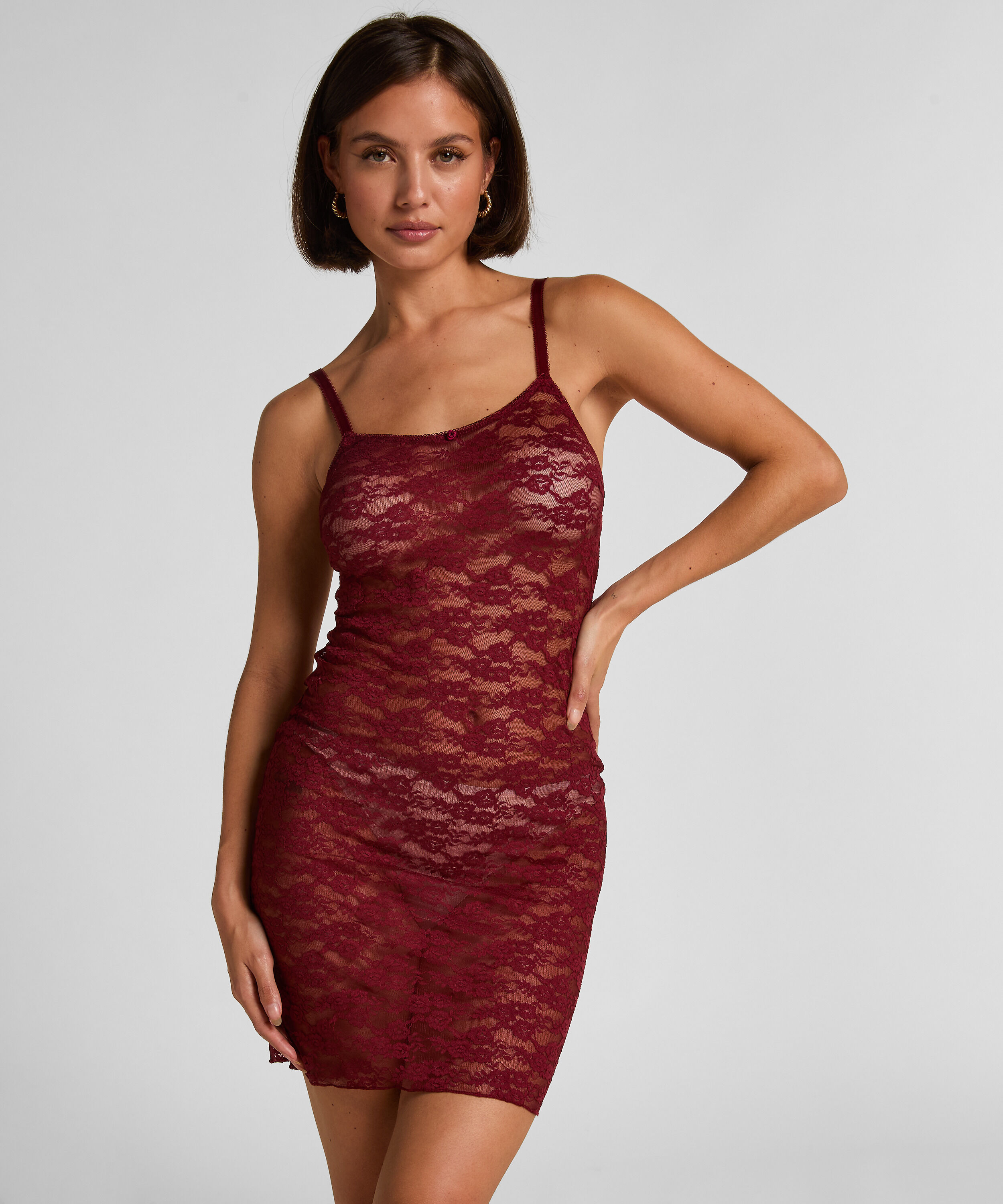 Robe nuisette en dentelle intégrale, Rouge Robe nuisette en dentelle intégrale, Rouge