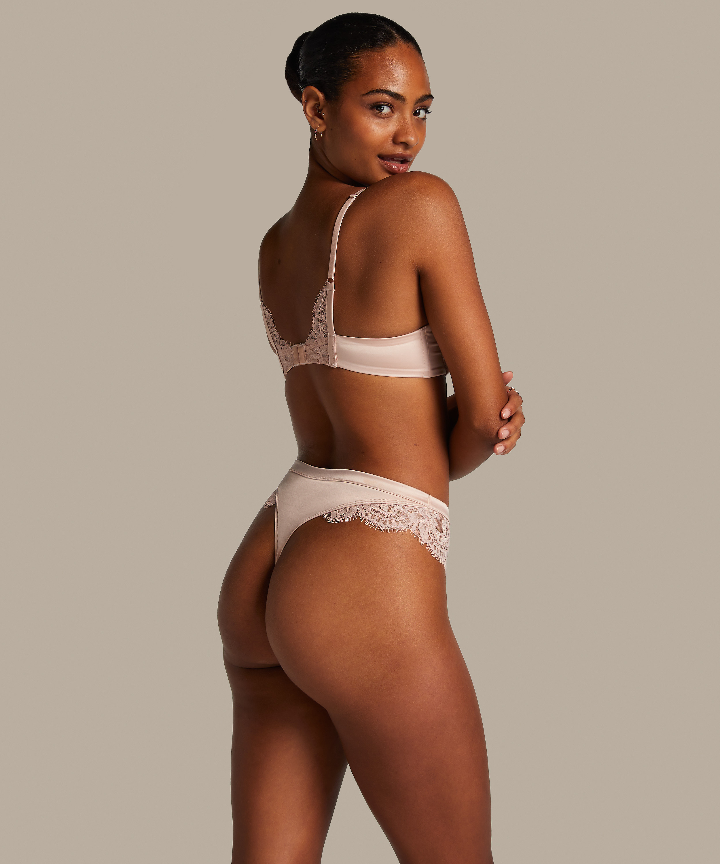 String Chalice, Rose, main