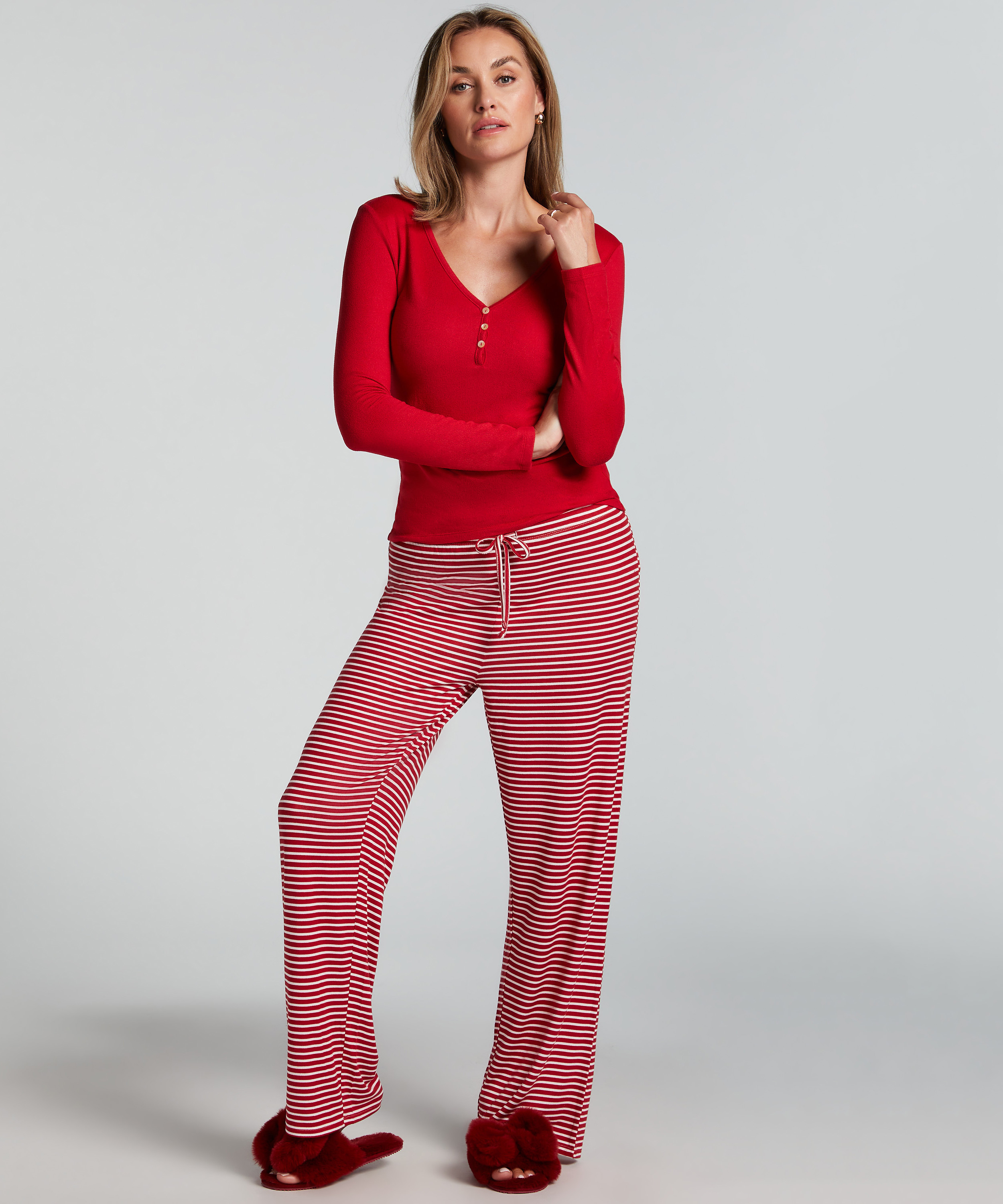 Ensemble de pyjama, Rouge, main