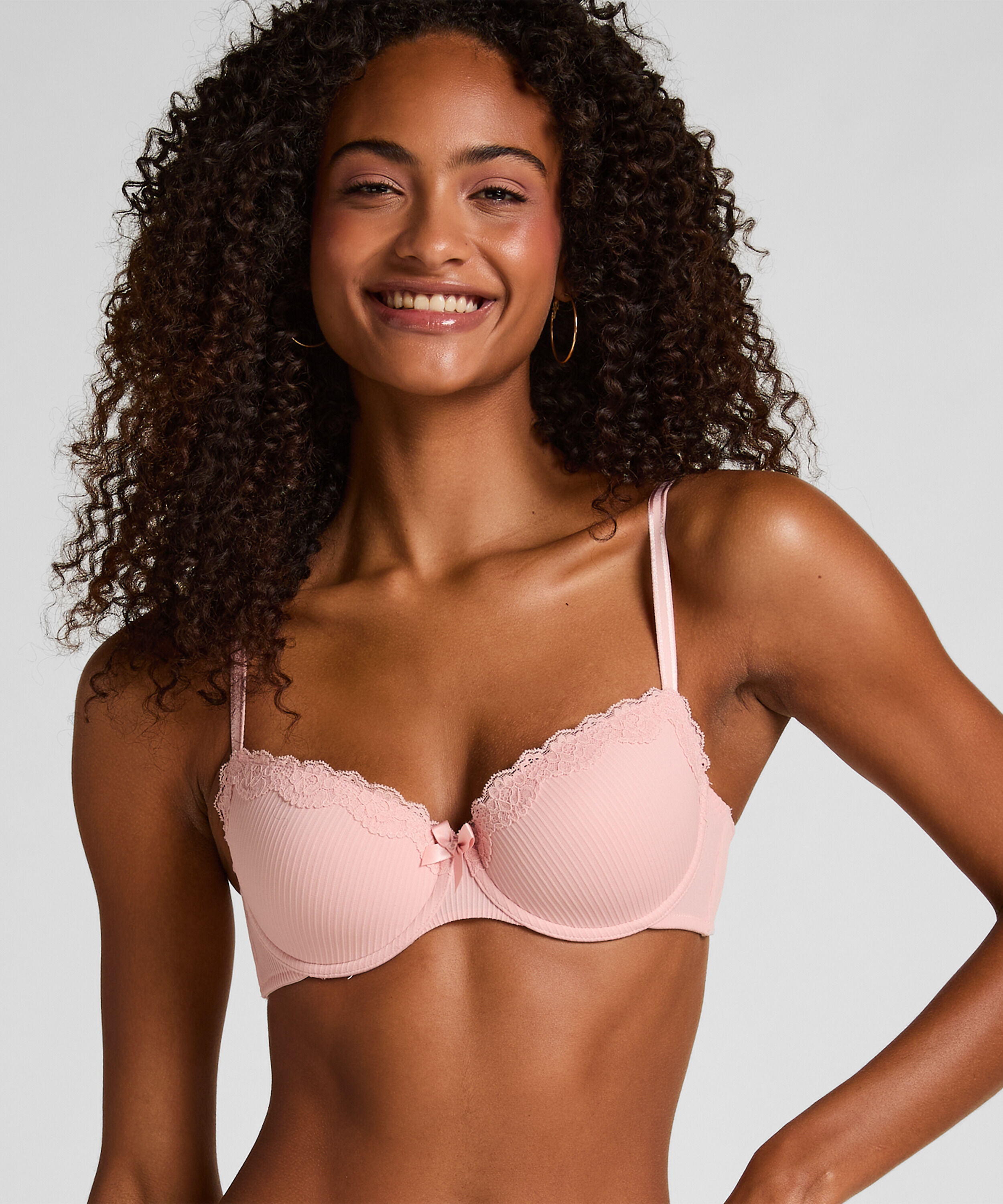 Soutien-gorge à armatures préformé Lola, Rose Soutien-gorge à armatures préformé Lola, Rose