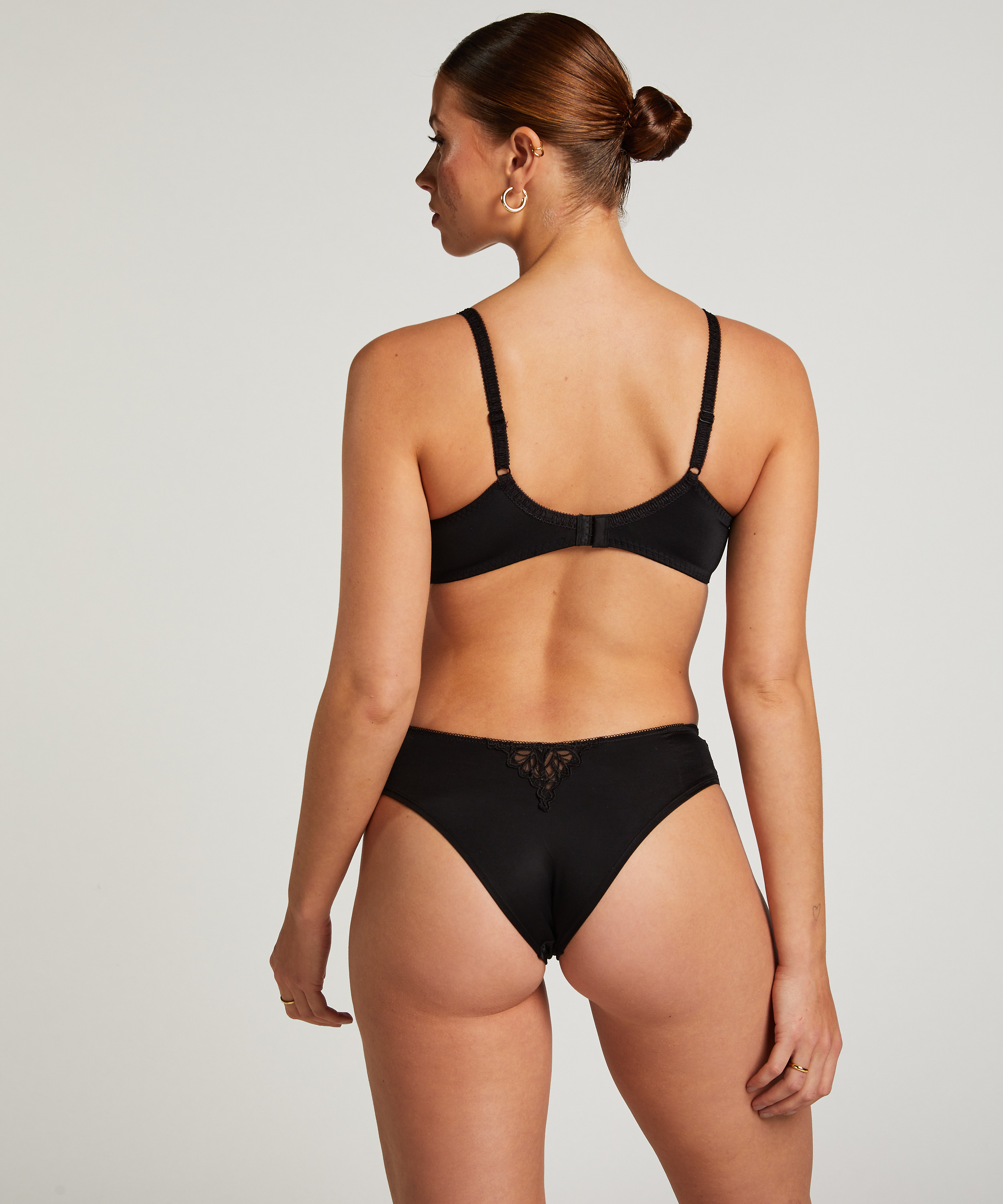 Soutien-gorge &agrave; armatures non-pr&eacute;form&eacute; Diva, Noir, main