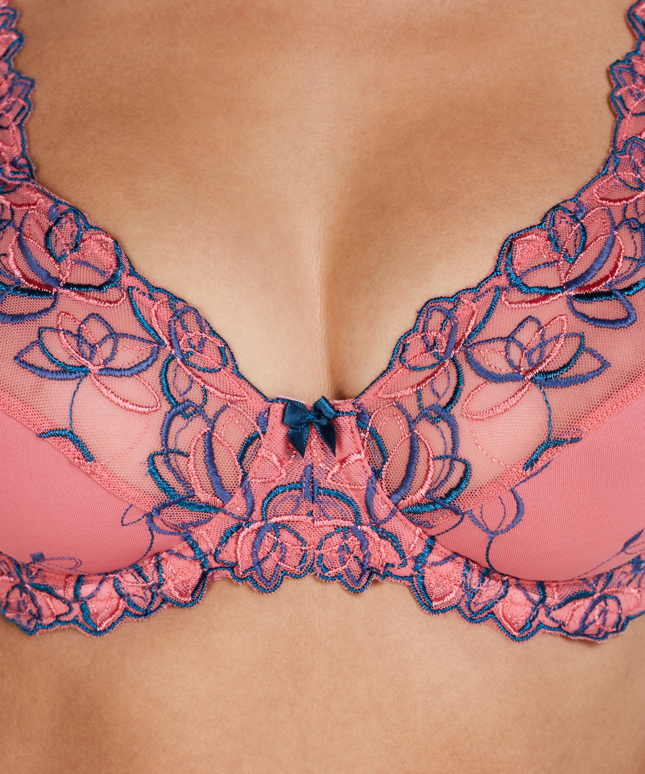 Soutien-gorge &agrave; armatures non-pr&eacute;form&eacute; Diva, Rose, main