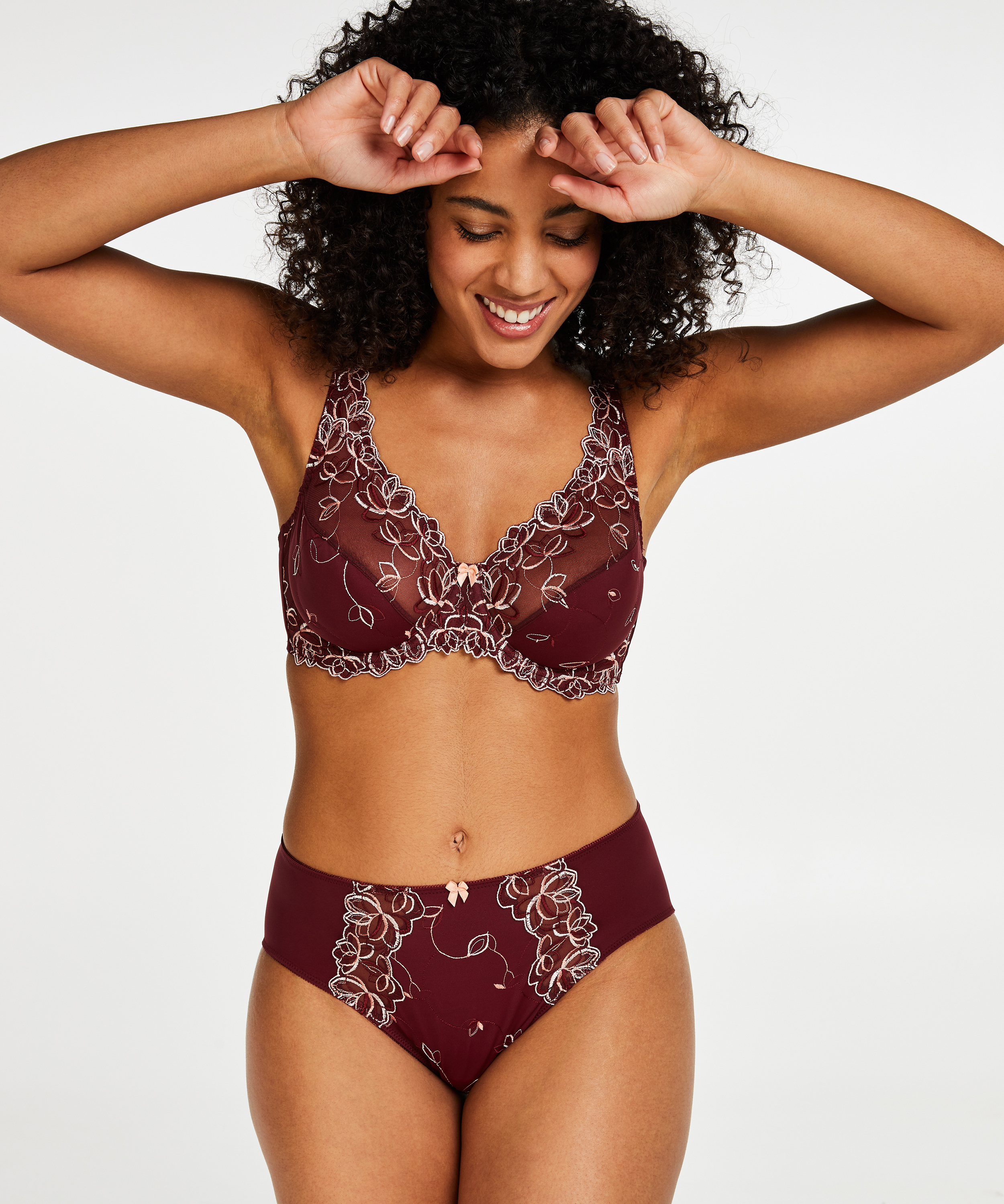 Slip taille haute Diva, Rouge, main