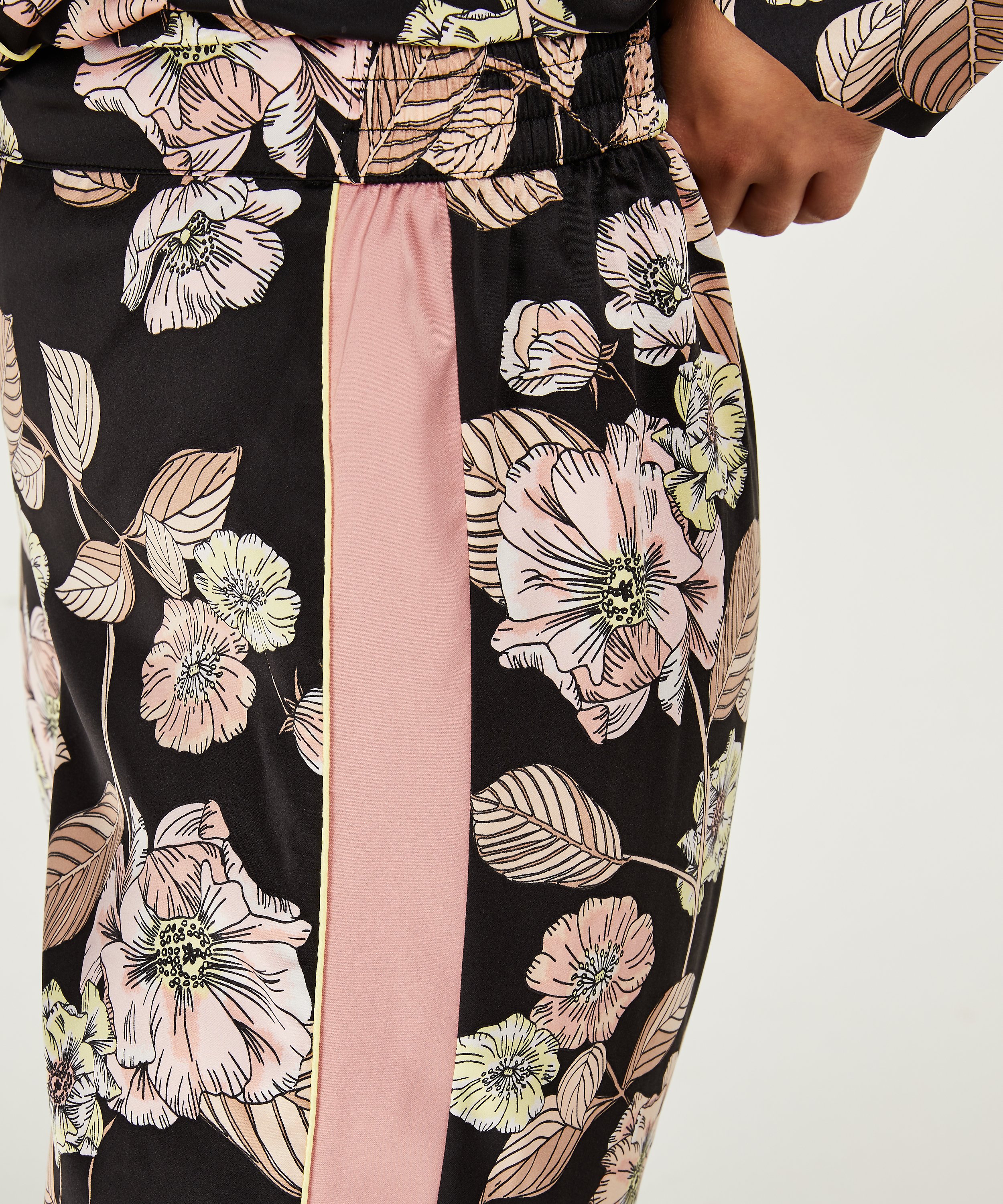 Pantalon de pyjama satin&eacute; Emily, Noir, main