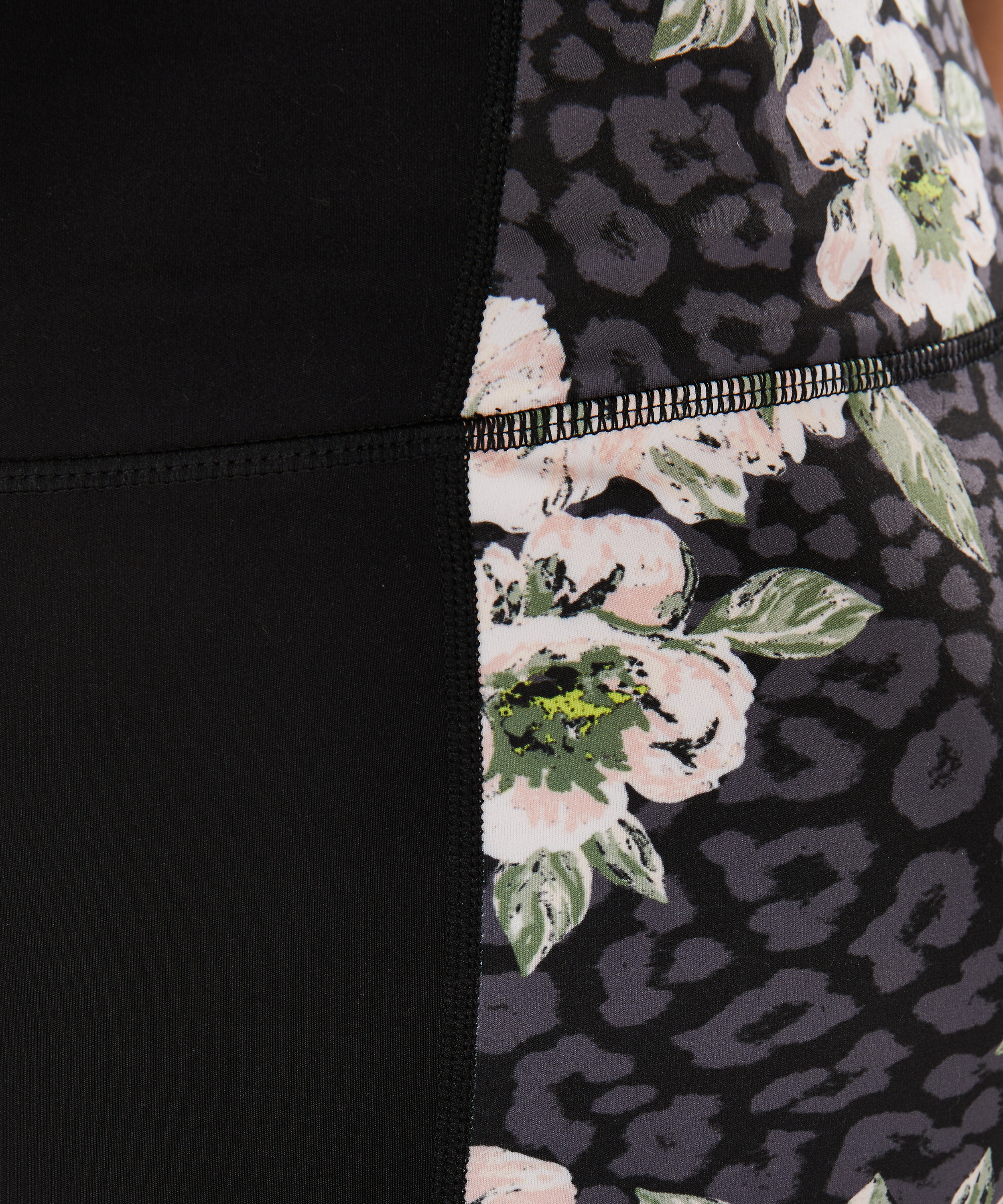 HKMX Short taille haute pour €22.99 Offre de sport Hunkemöller