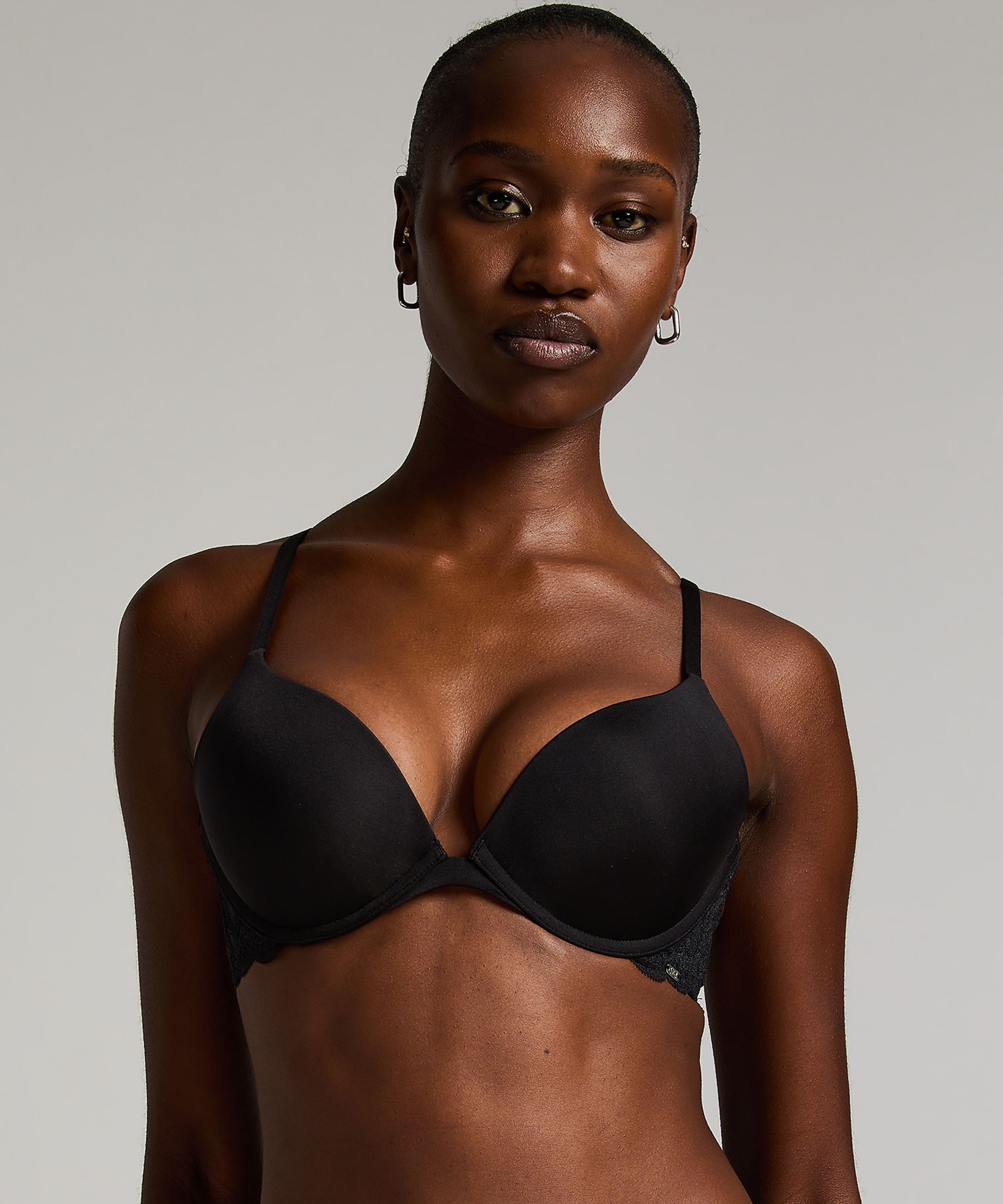 Soutien-gorge &agrave; armatures pr&eacute;form&eacute; push-up Angie, Noir, main